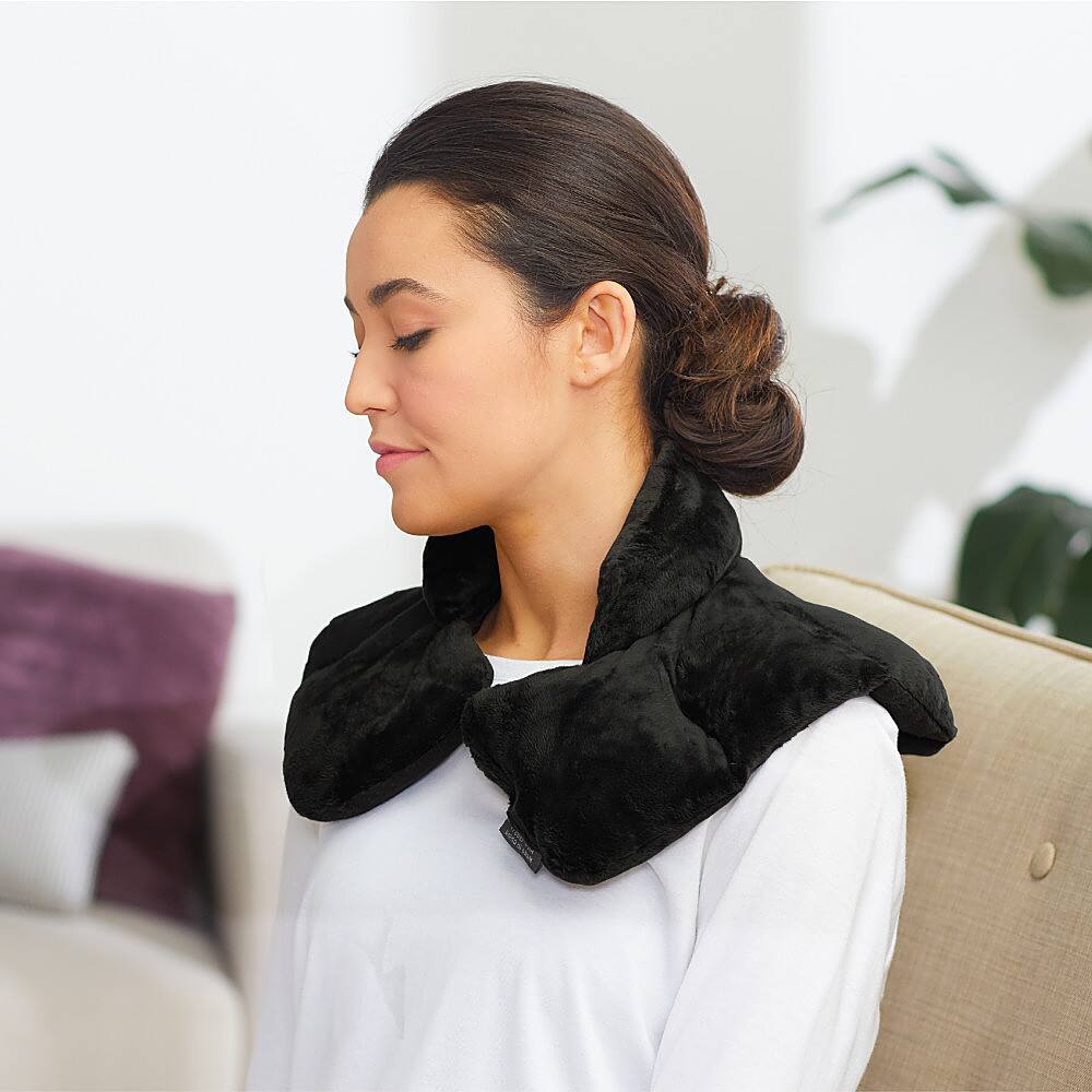 Angle. Sharper Image - Neck and Shoulder Massage Body Wrap - Black.