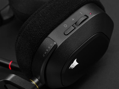 CORSAIR HS80 RGB Wireless Gaming Headset for PC, Mac, PS5, PS4 CORSAIR HS80 RGB Wireless Gaming Headset for PC, Mac, PS5, PS4