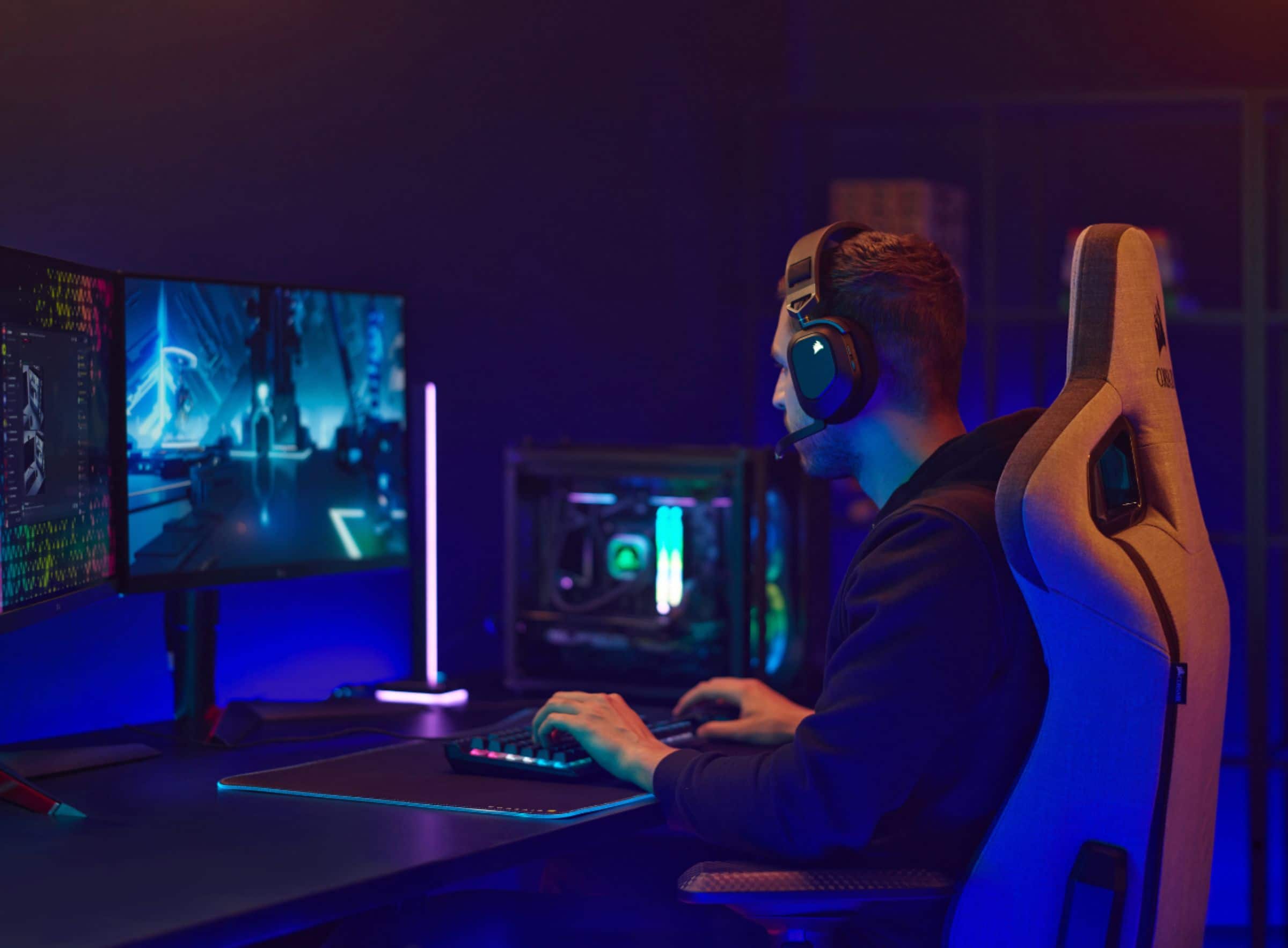 Alt View 17. CORSAIR - HS80 RGB Wireless Gaming Headset for PC, Mac, PS5, PS4 - Carbon.