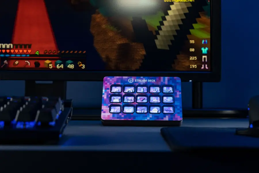 Alt View 16. Elgato - Stream Deck MK.2 Full-size Wired USB Keypad with 15 Customizable LCD keys and Interchangeable Faceplate - Black.