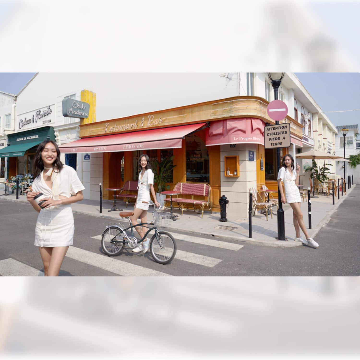 Alt View 25. Zhiyun - Smooth Q3 Folding 3-Axis Gimbal Stabilizer for Smartphones with Built-in LED Video Light and Detachable Tri-pod Stand - Gray.