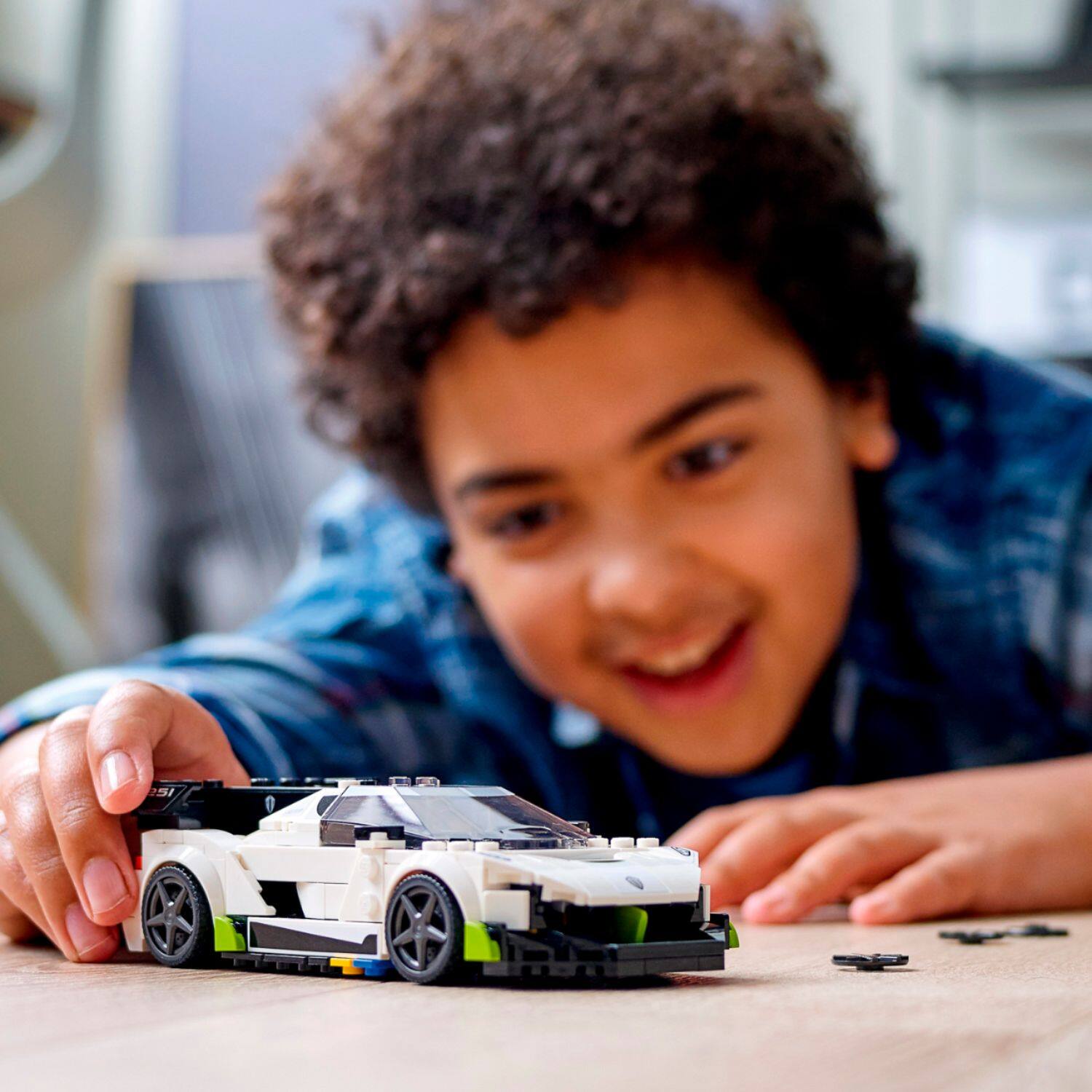 Angle. LEGO - Speed Champions Koenigsegg Jesko 76900.