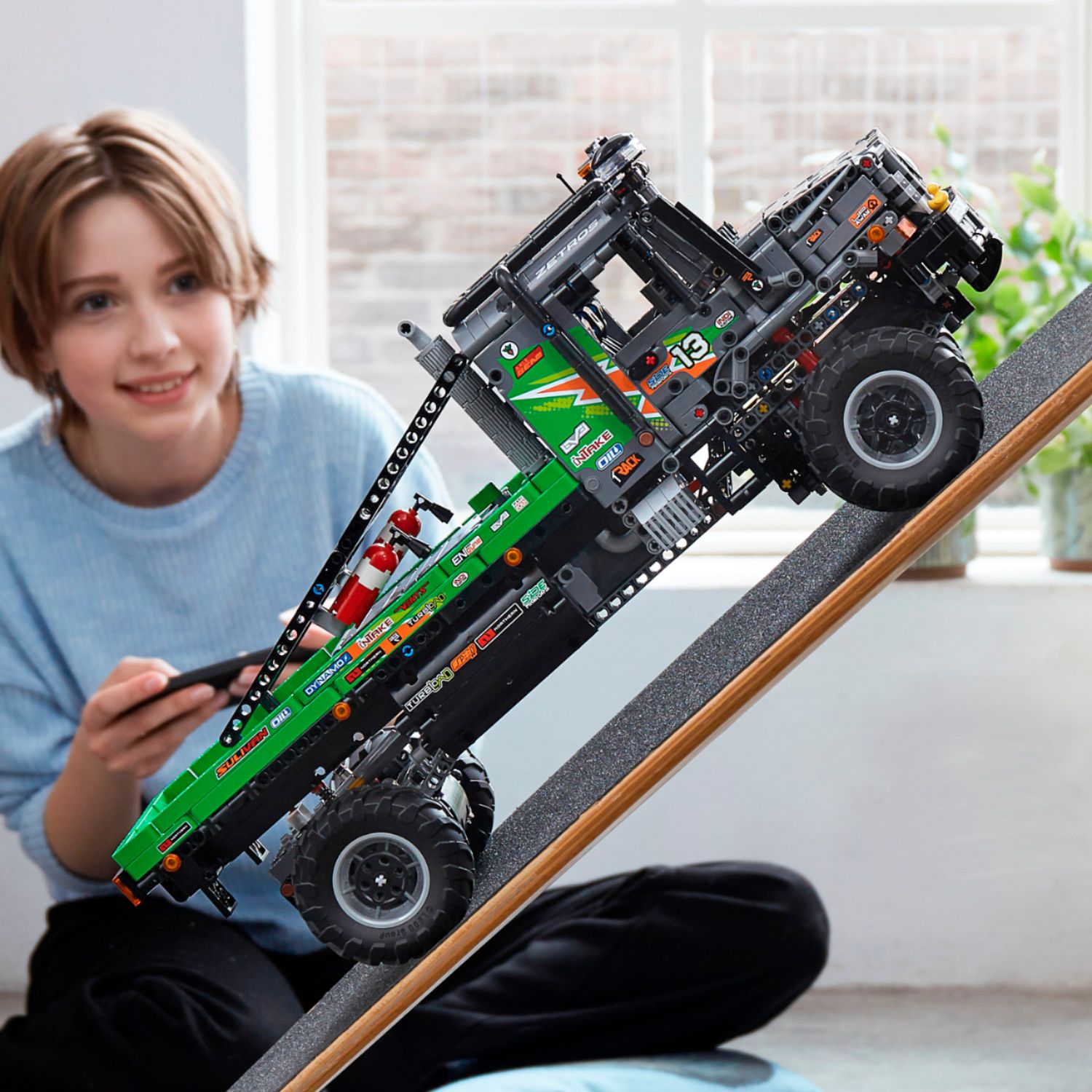 LEGO Technic App-Controlled 4x4 Mercedes-Benz Zetros Trial Truck 42129  6332752 - Best Buy
