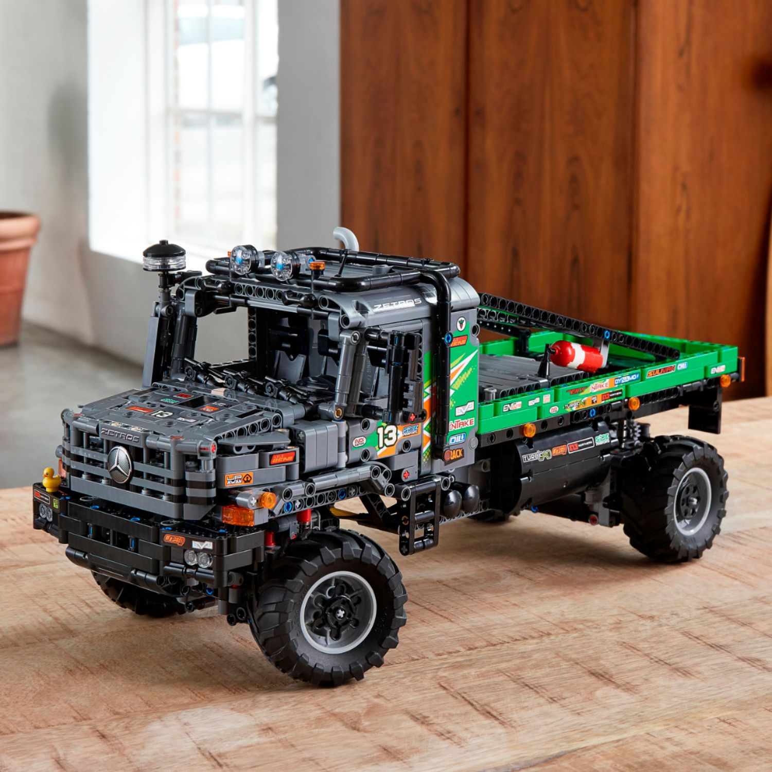 syv artilleri kaptajn Best Buy: LEGO Technic App-Controlled 4x4 Mercedes-Benz Zetros Trial Truck  42129 6332752
