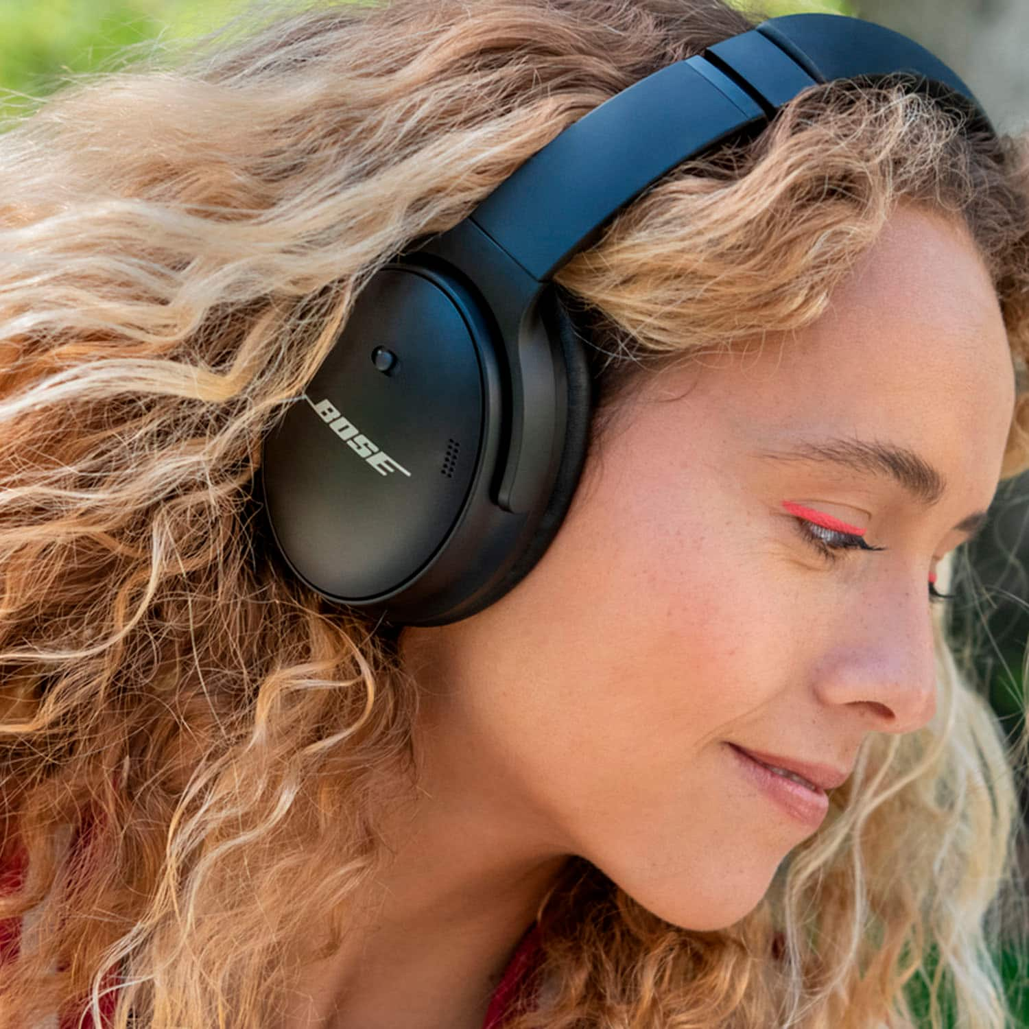 Bose QuietComfort 45 vs Bose QuietComfort SE: What is the difference?