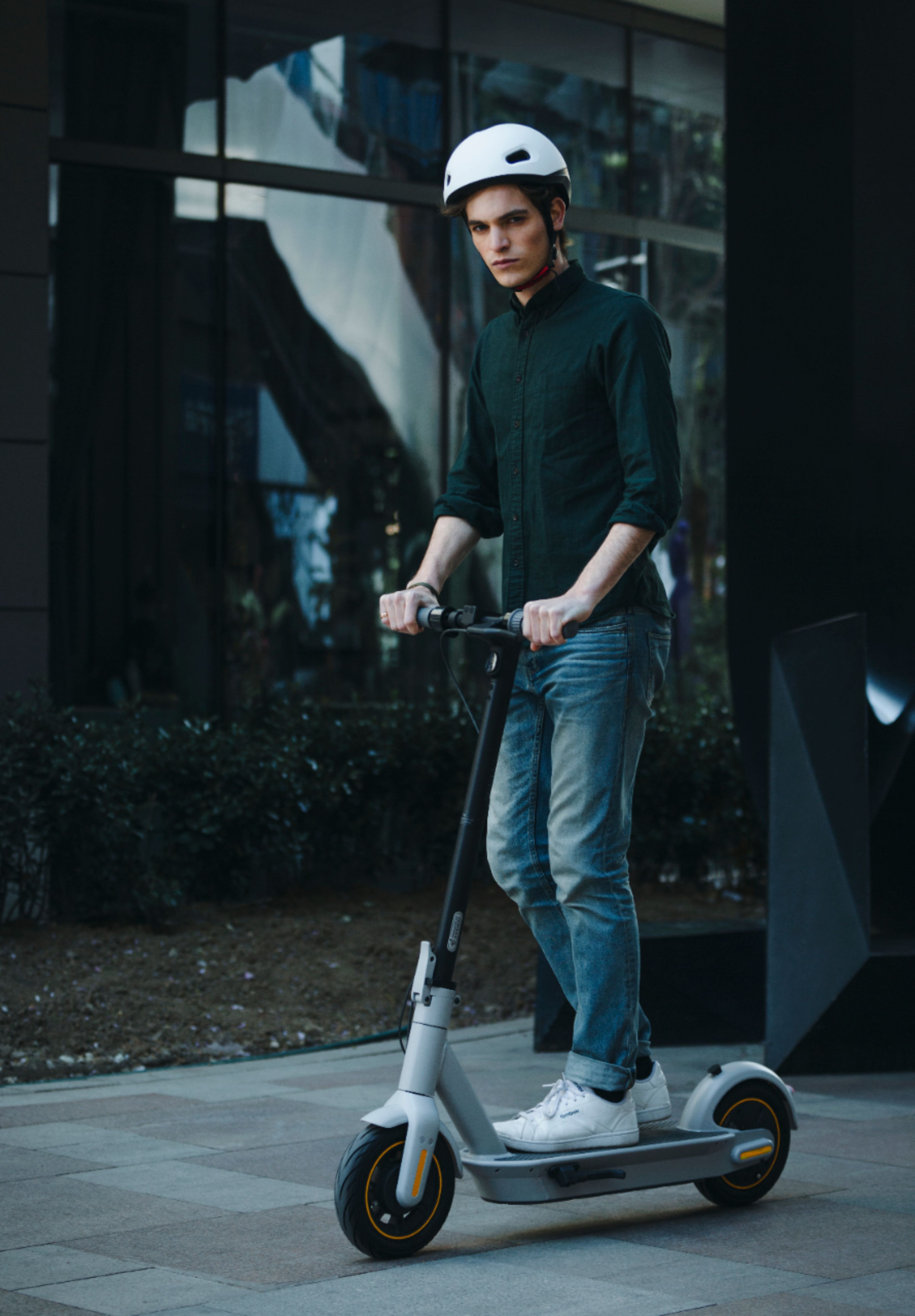 Best Buy: Segway Ninebot MAX G30LP Electric Kick Scooter with Seat w/25  miles max Operating Range &  max Speed Grey .24