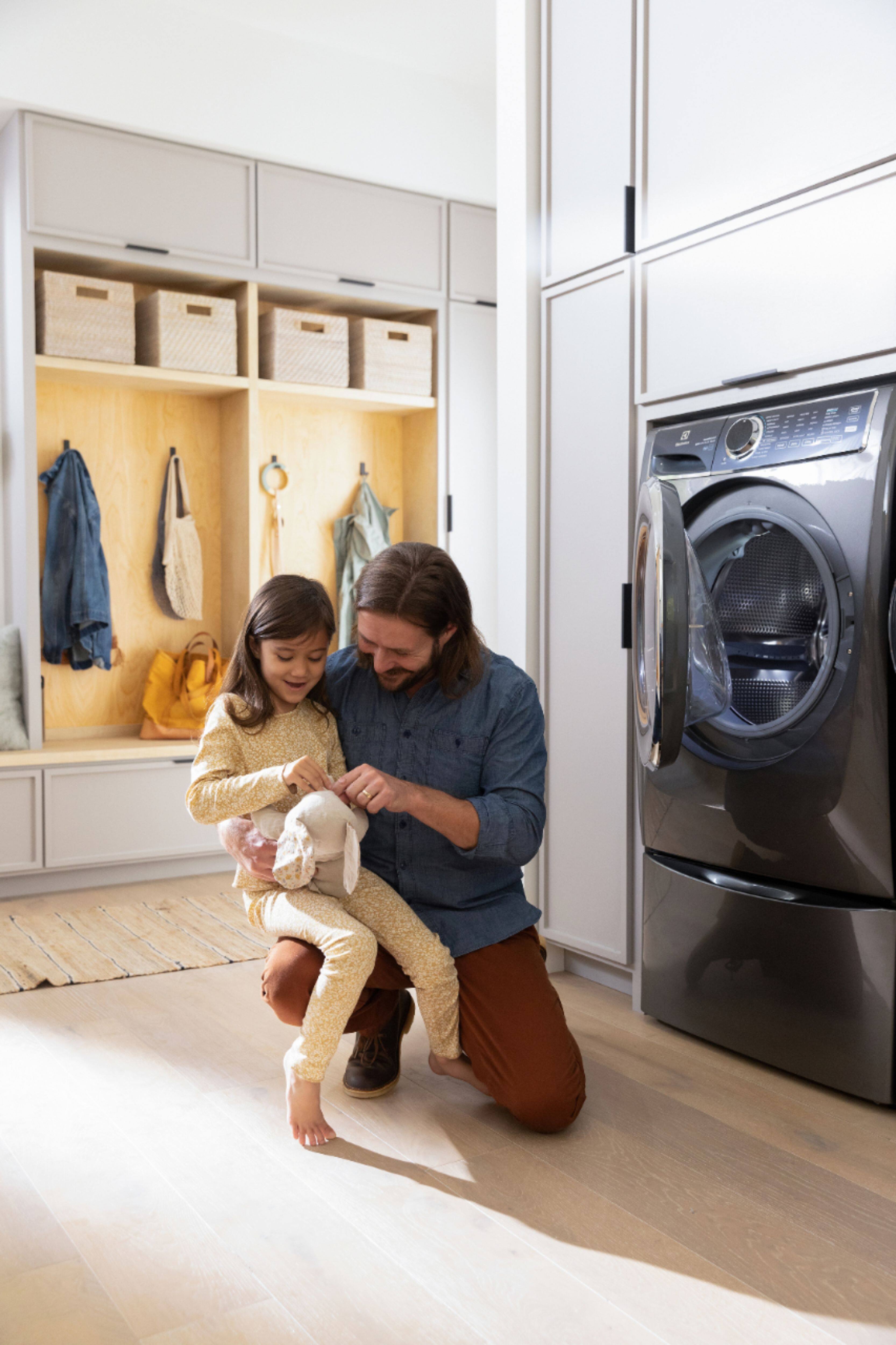 Alt View 18. Electrolux - 8.0 Cu. Ft. Stackable Gas Dryer with Steam, LuxCare Dry System & Air Dry Cycle - Titanium.