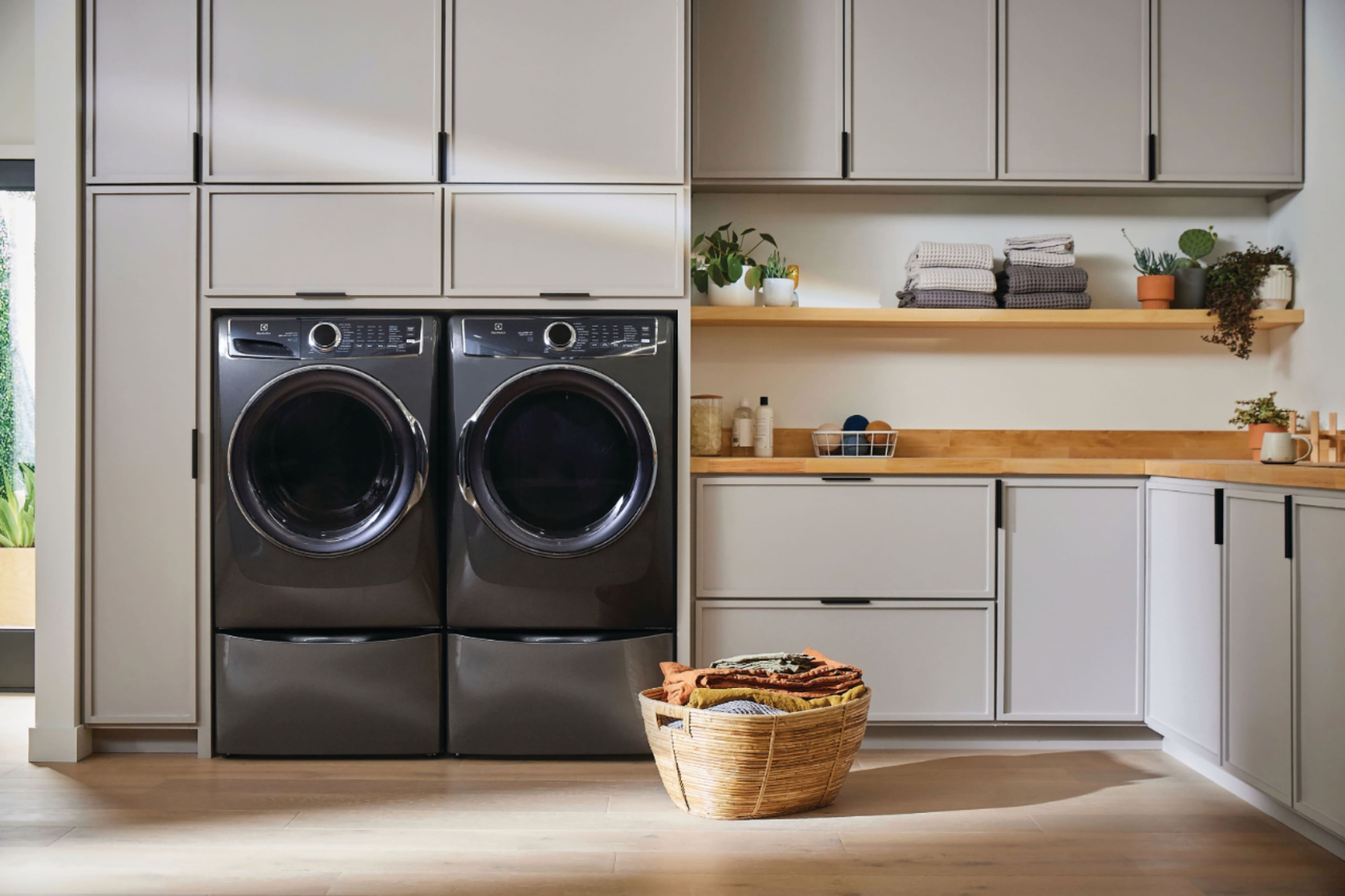 Alt View 18. Electrolux - 4.5 Cu.Ft. Stackable Front Load Washer with Steam and SmartBoost Wash System - Titanium.