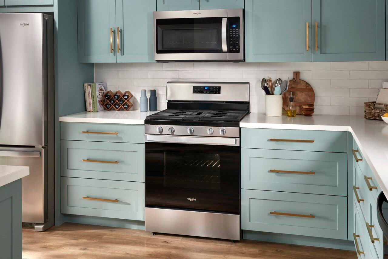 Whirlpool - 5.0 Cu. Ft. Gas Range with Air Fry for Frozen Foods
