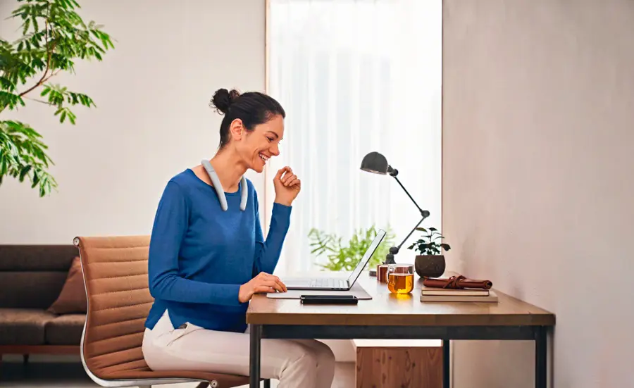 Alt View 19. Sony - Bluetooth Wireless Neckband Speaker - White.