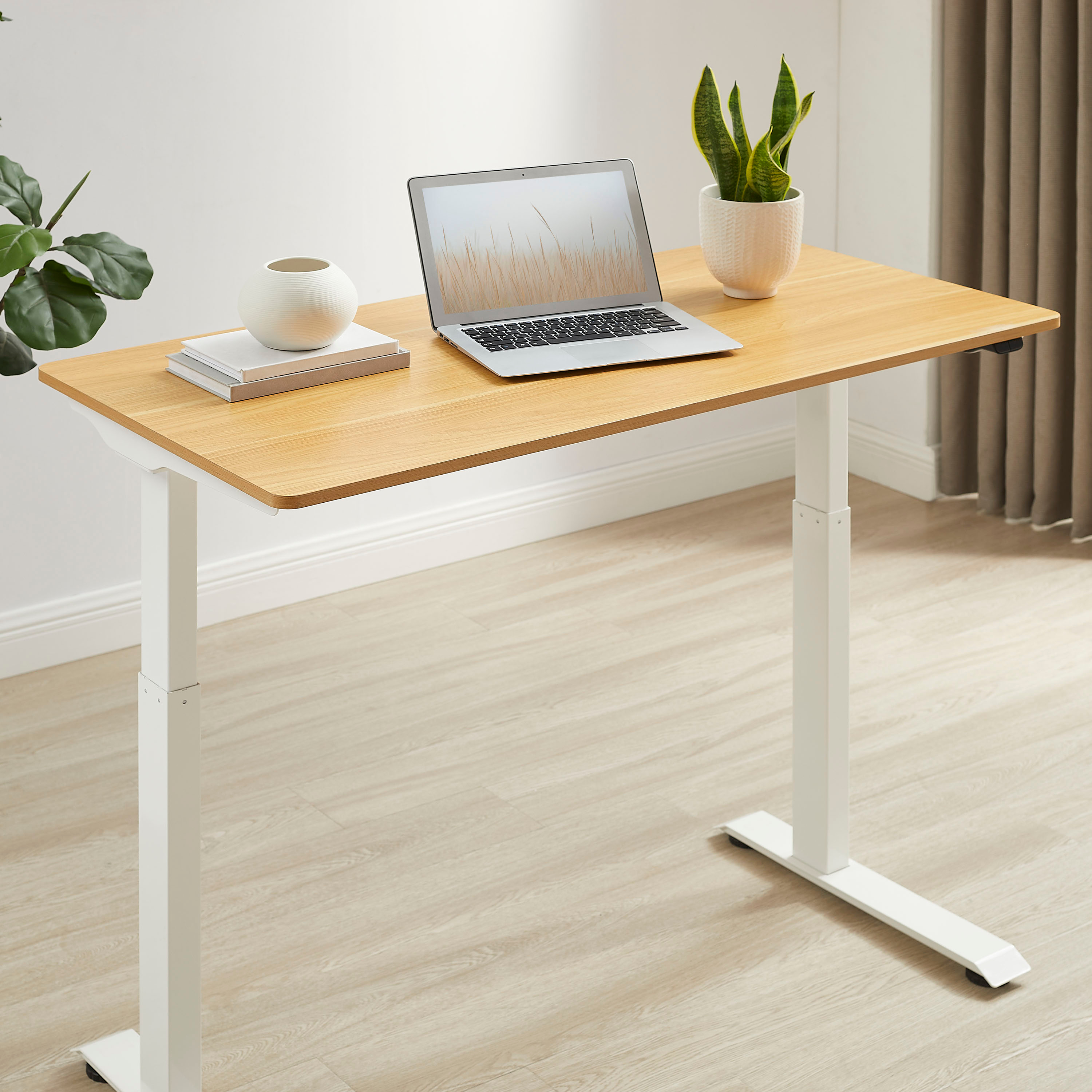 Insignia™ Adjustable Standing Desk with Electronic Control 47.2