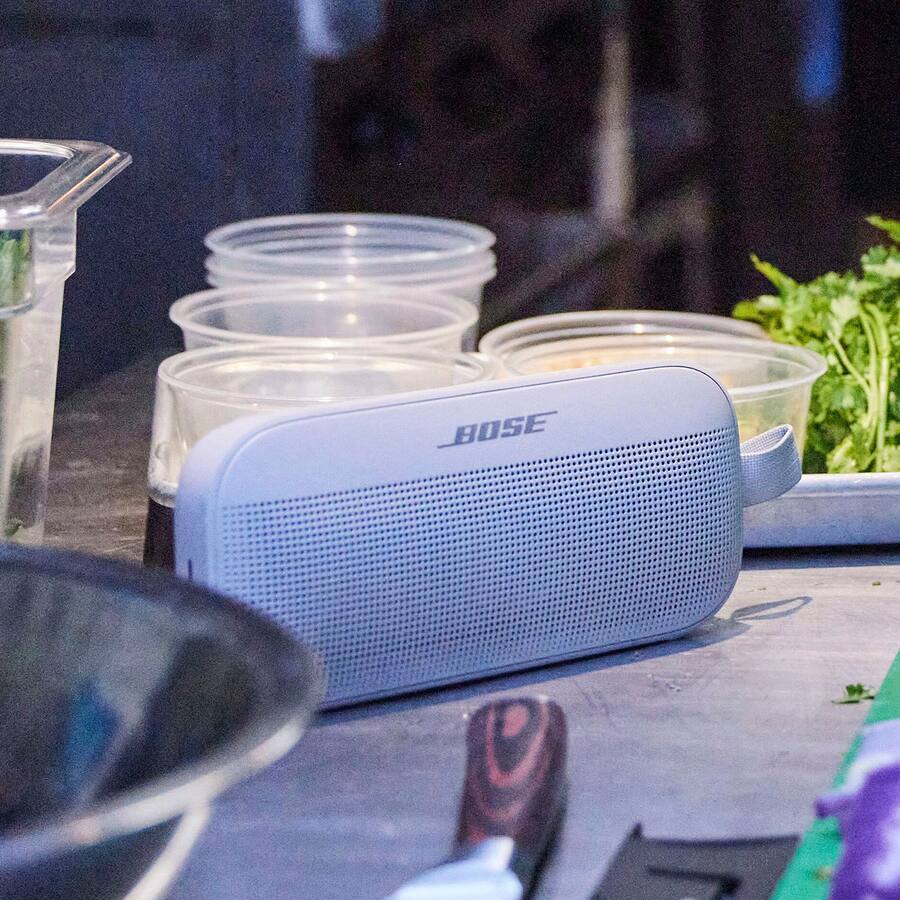 Bose SoundLink Flex Portable Bluetooth Speaker with Bose SoundLink Flex Portable Bluetooth Speaker with