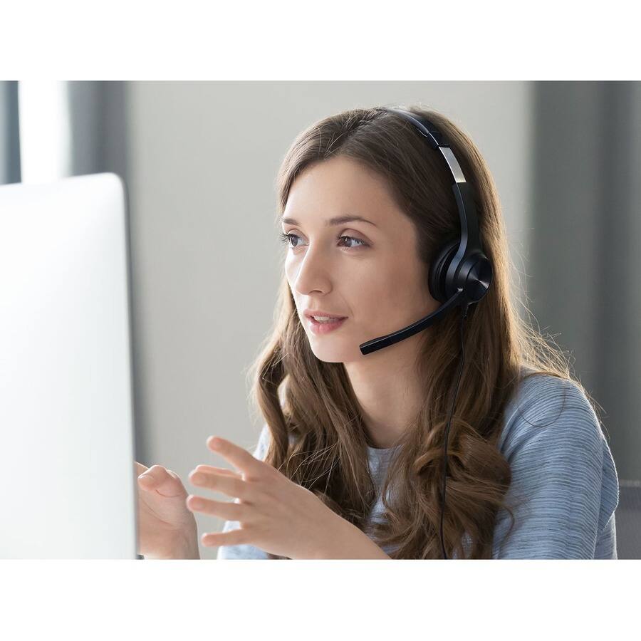 Alt View 7. Creative Labs - Creative Chat USB Headset - Stereo - USB Type C - Wired - 20 Hz to 2 kHz - On-ear - Binaural - Ear-cup - 6.89 ft Cable - Unknown.