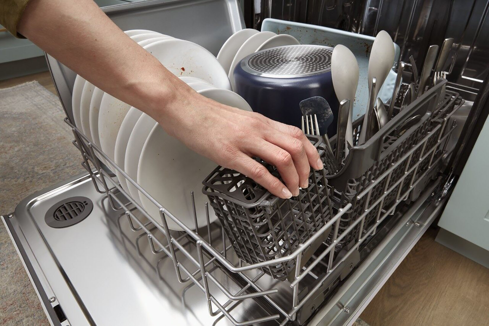 WHIRLPOOL Lave-vaisselle encastré à 3 paniers, 24, blanc WDF590SAJW