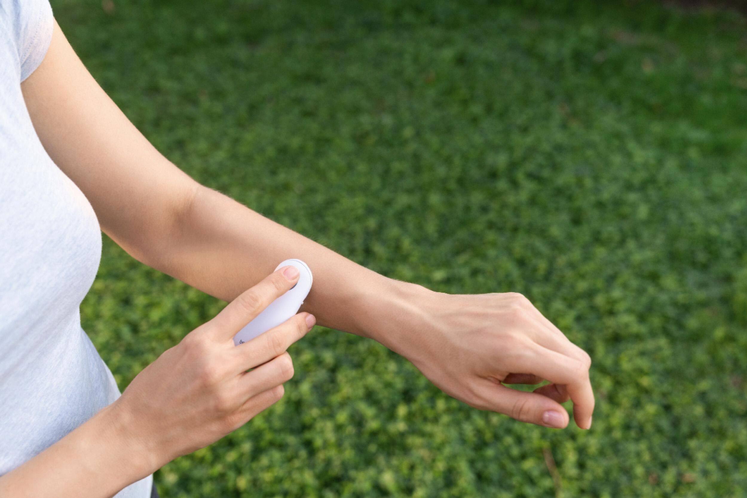 Alt View 16. Beurer - Insect Bite Healer - white.