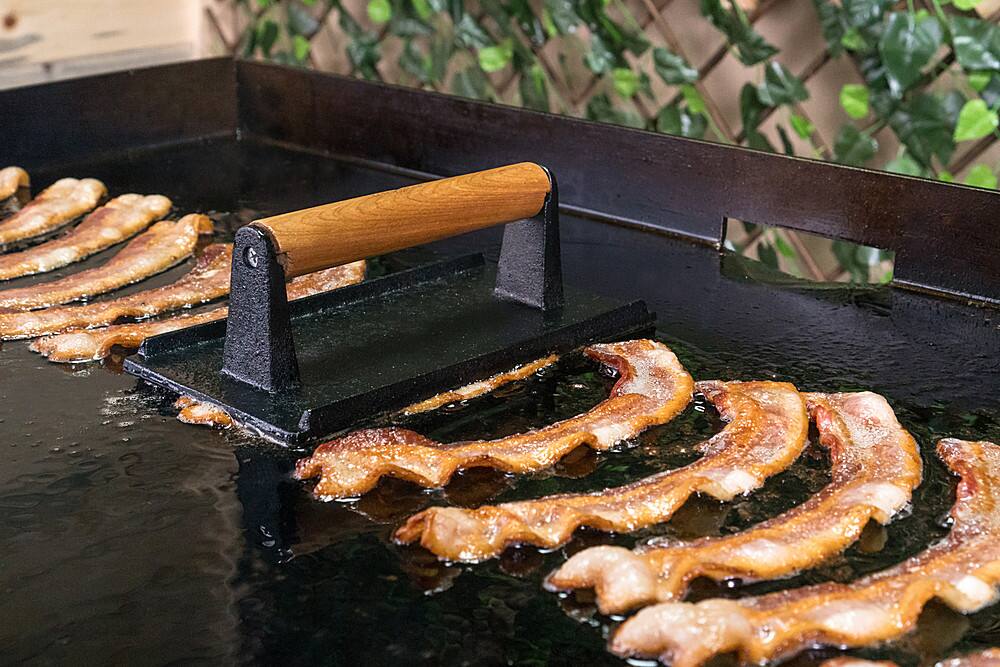 Best Buy Blackstone Large Griddle Breakfast Kit with Batter Dispenser