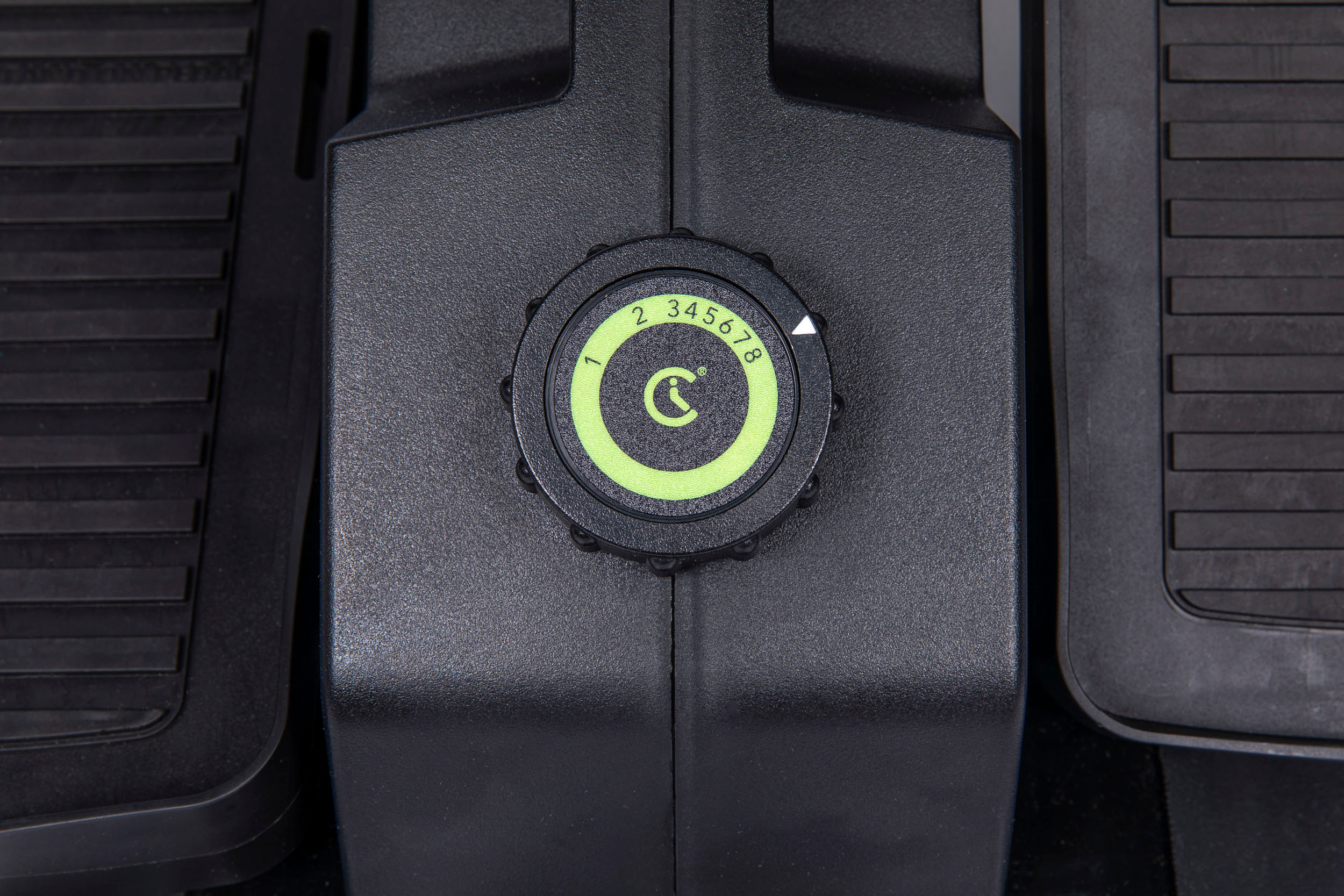Cubii Compact Seated Elliptical in Green / Black F5A1-AQU-CBNA-02