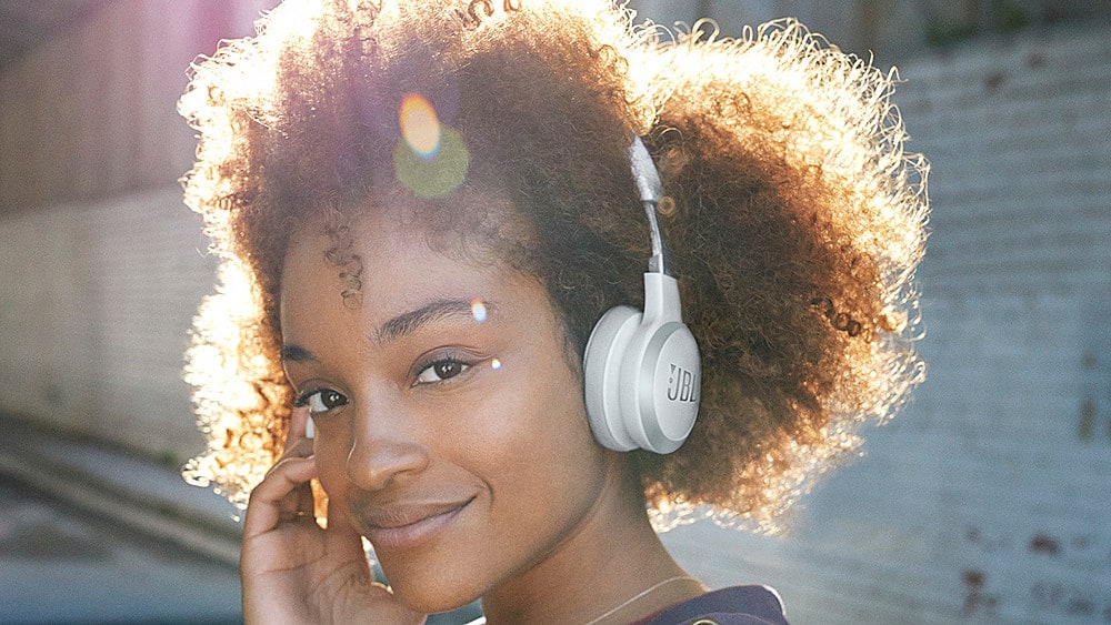 Alt View 19. JBL - LIVE460NC Wireless On-Ear NC Headphones - White.