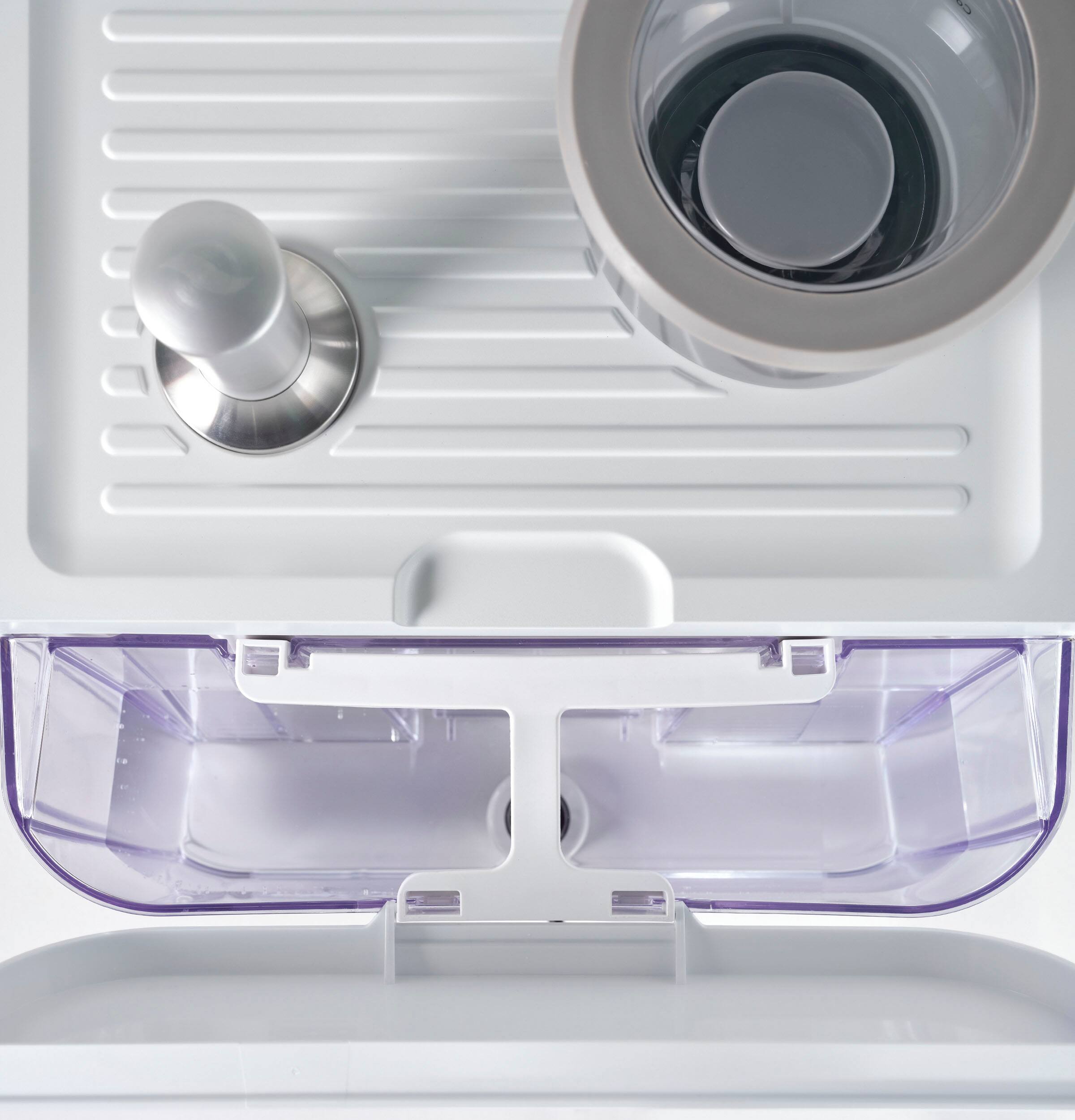 Alt View 32. Café - Bellissimo Semi-Automatic Espresso Machine with 15 bars of pressure, Milk Frother, and Built-In Wi-Fi - Matte White.