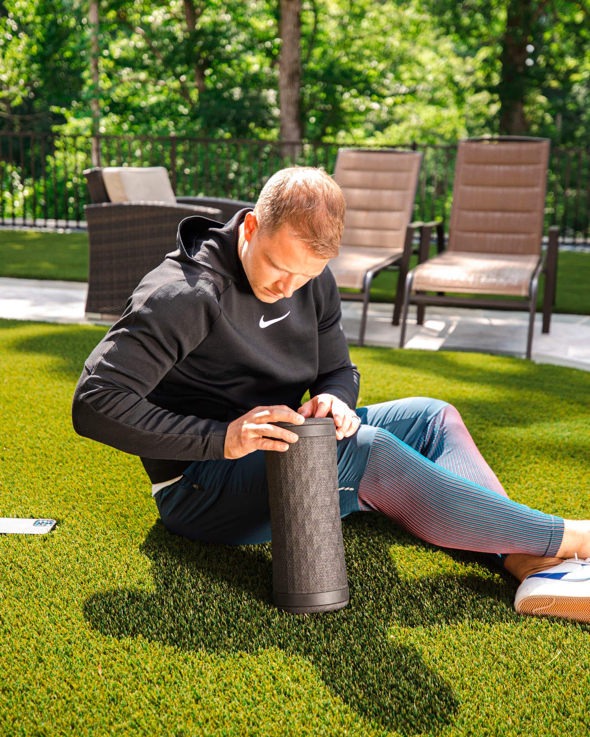 Alt View 16. Hyperice - Vyper 3 Vibrating Roller - Black.