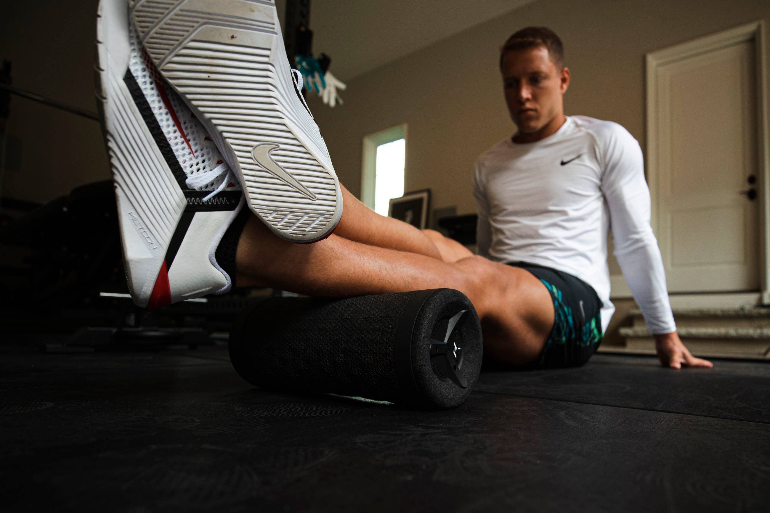 Alt View 20. Hyperice - Vyper 3 Vibrating Roller - Black.