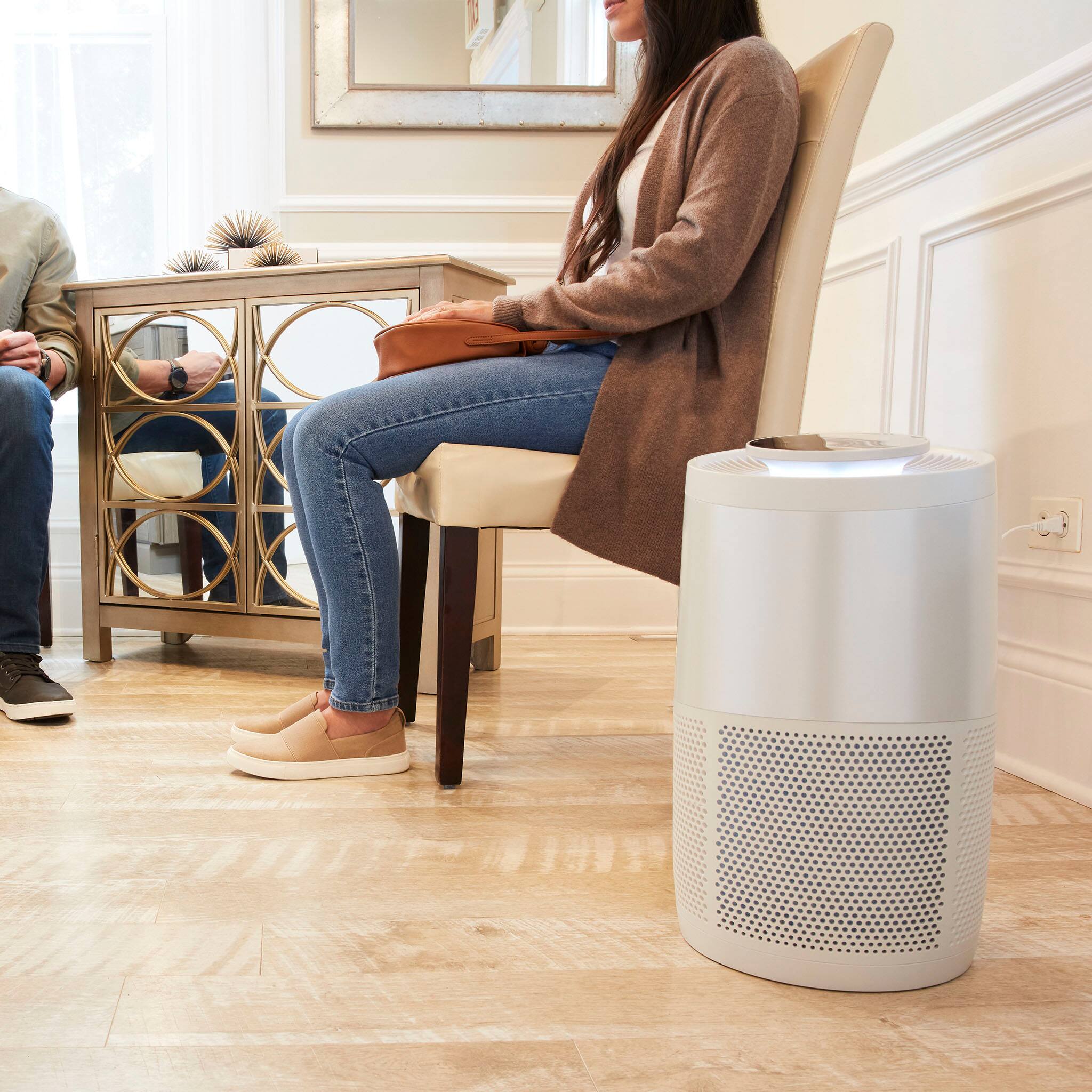 Angle. Instant - HEPA Air Purifier for Medium Rooms Removes 99.9% of Dust, Smoke, & Pollen with Plasma Ion Technology - Pearl.