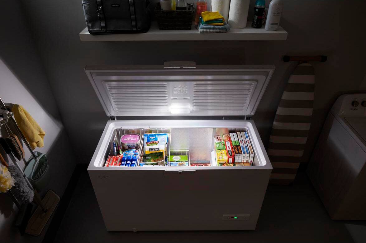 Alt View 15. Whirlpool - 16 Cu. Ft. Chest Freezer with Basket - White.