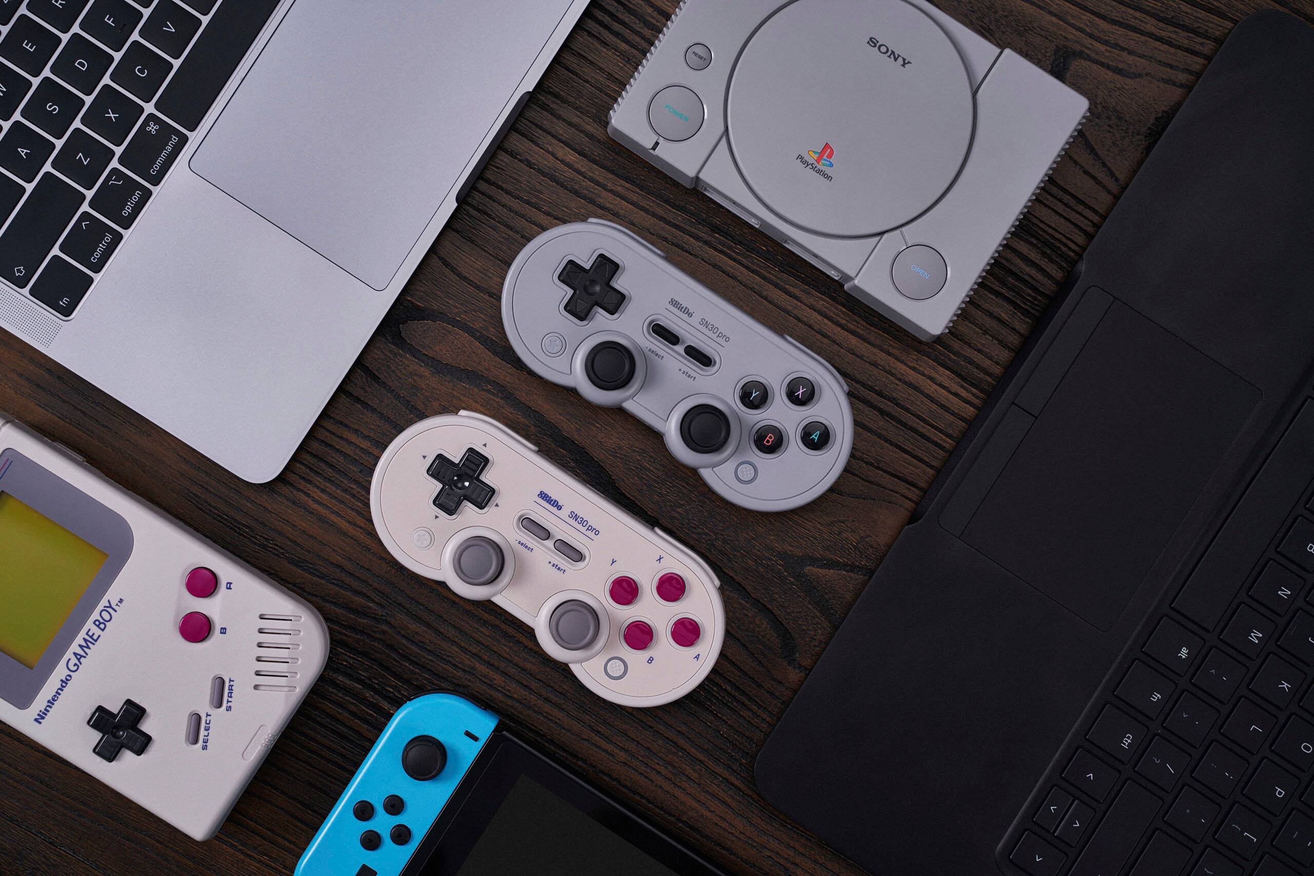 Alt View 20. 8BitDo - SN30 Pro Bluetooth Gamepad - Gray.