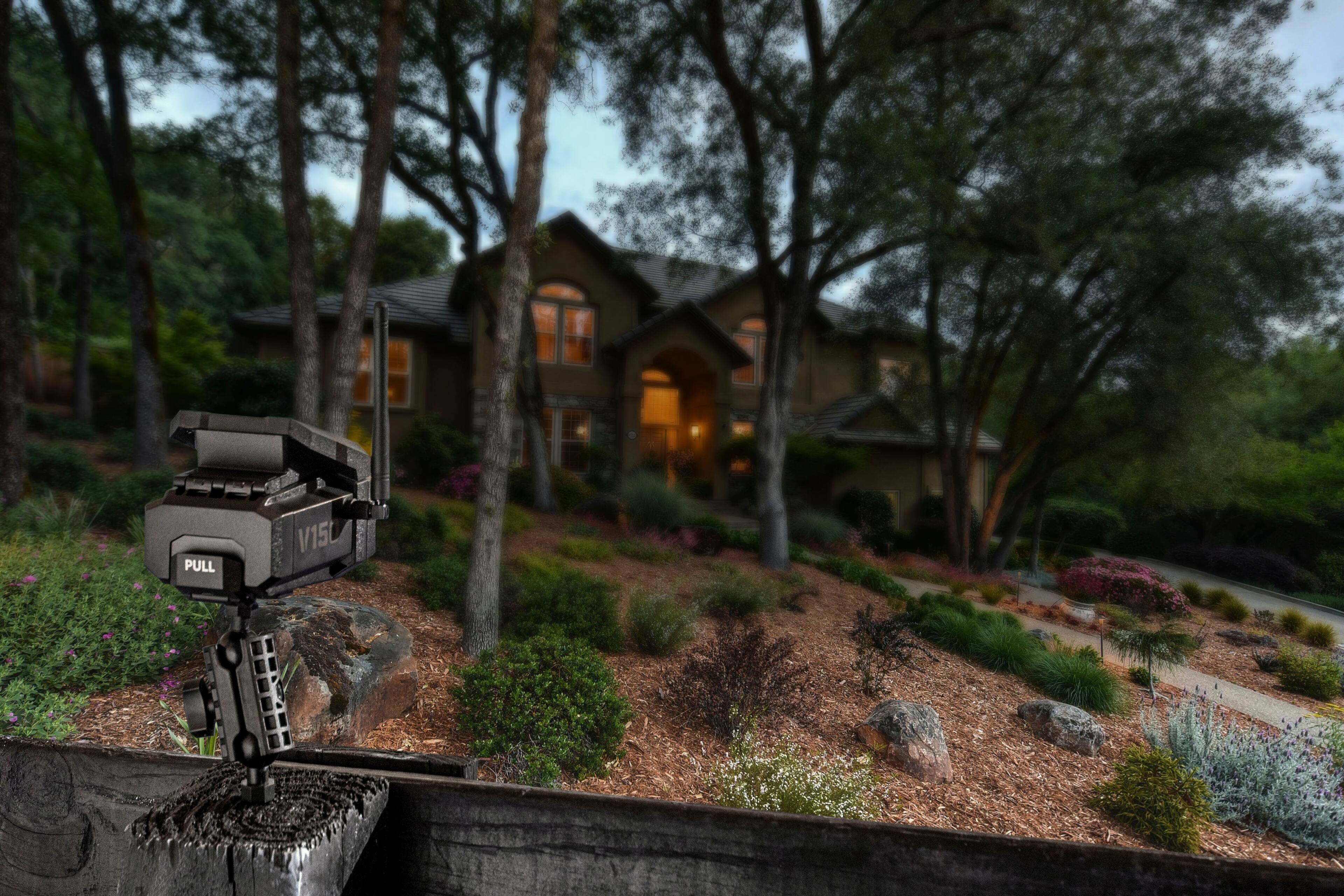 Alt View 25. Vosker - V150-V - Solar Powered LTE Cellular Outdoor Security Camera - Color by day, infrared by night.