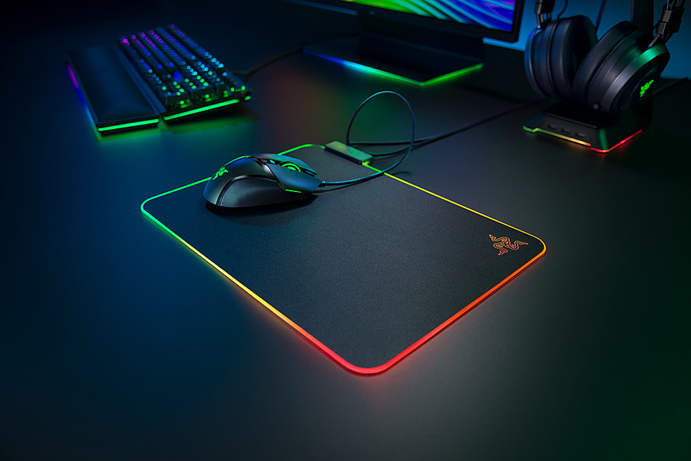 Razer Firefly Hard V2 RGB Gaming Mouse Pad: Customizable Chroma Lighting -  Built-in Cable Management - Balanced