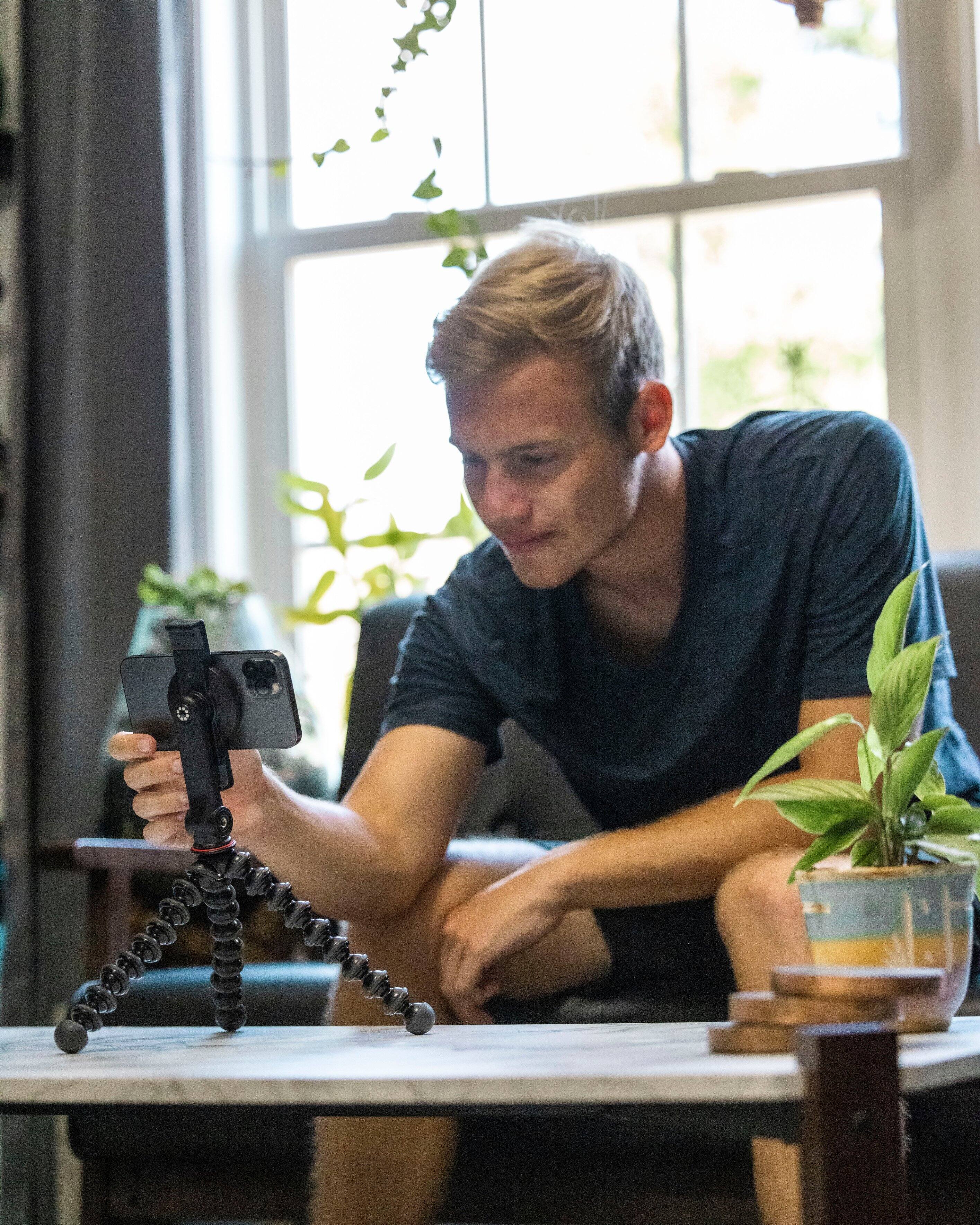 Alt View 18. JOBY - GripTight GorillaPod for MagSafe.