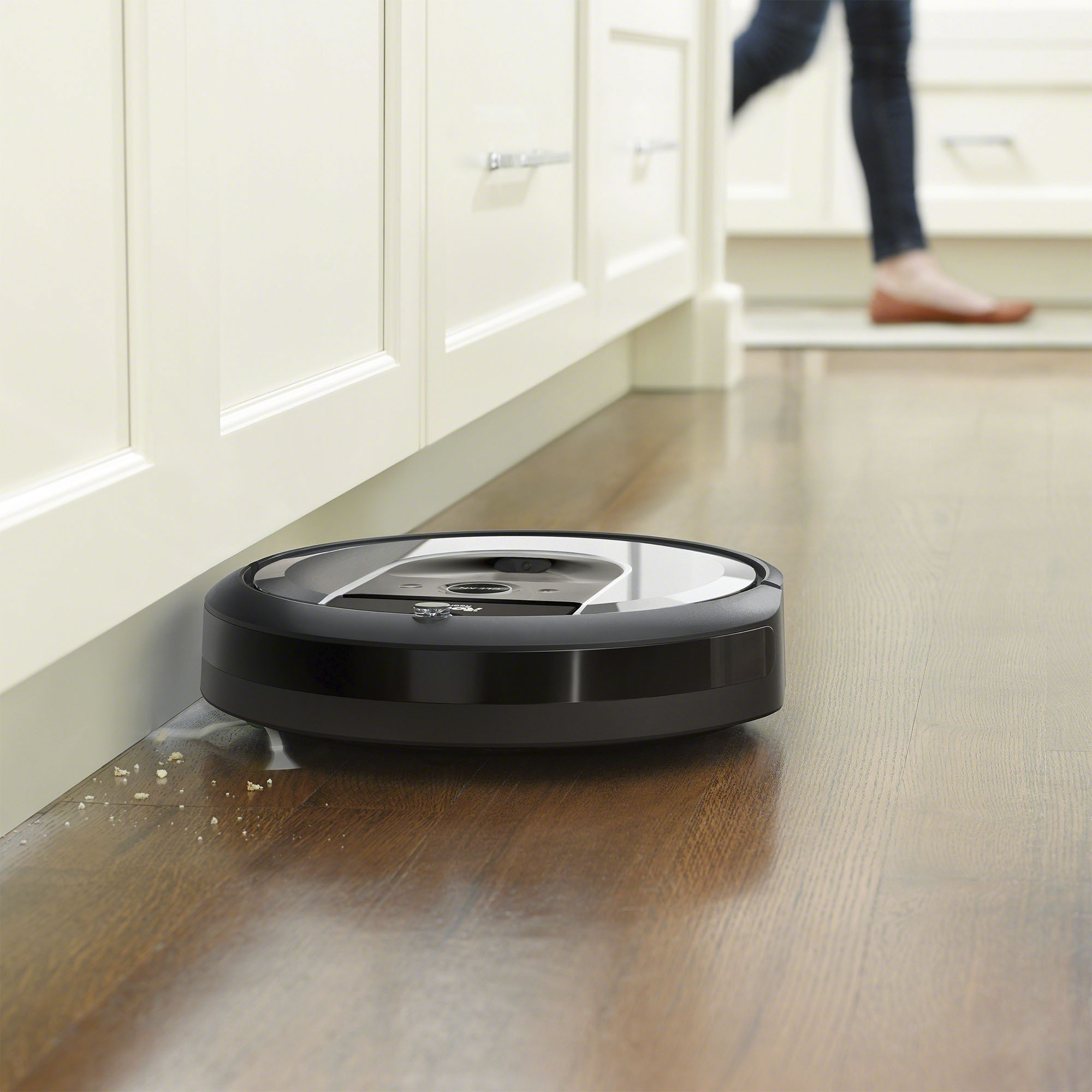 Zoom in on Alt View Zoom 21. iRobot Roomba i6 (6150) Wi-Fi Connected Robot Vacuum - Light Silver.