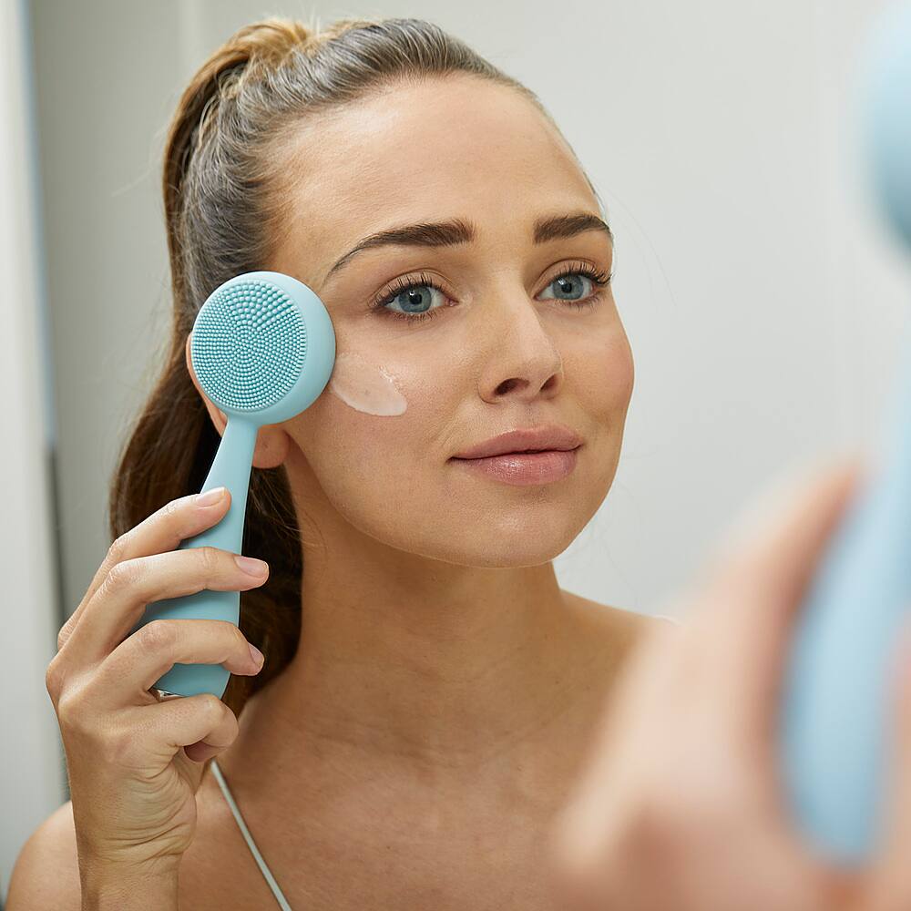Alt View 15. PMD Beauty - Clean Pro Silver Facial Cleansing Device - Sky.