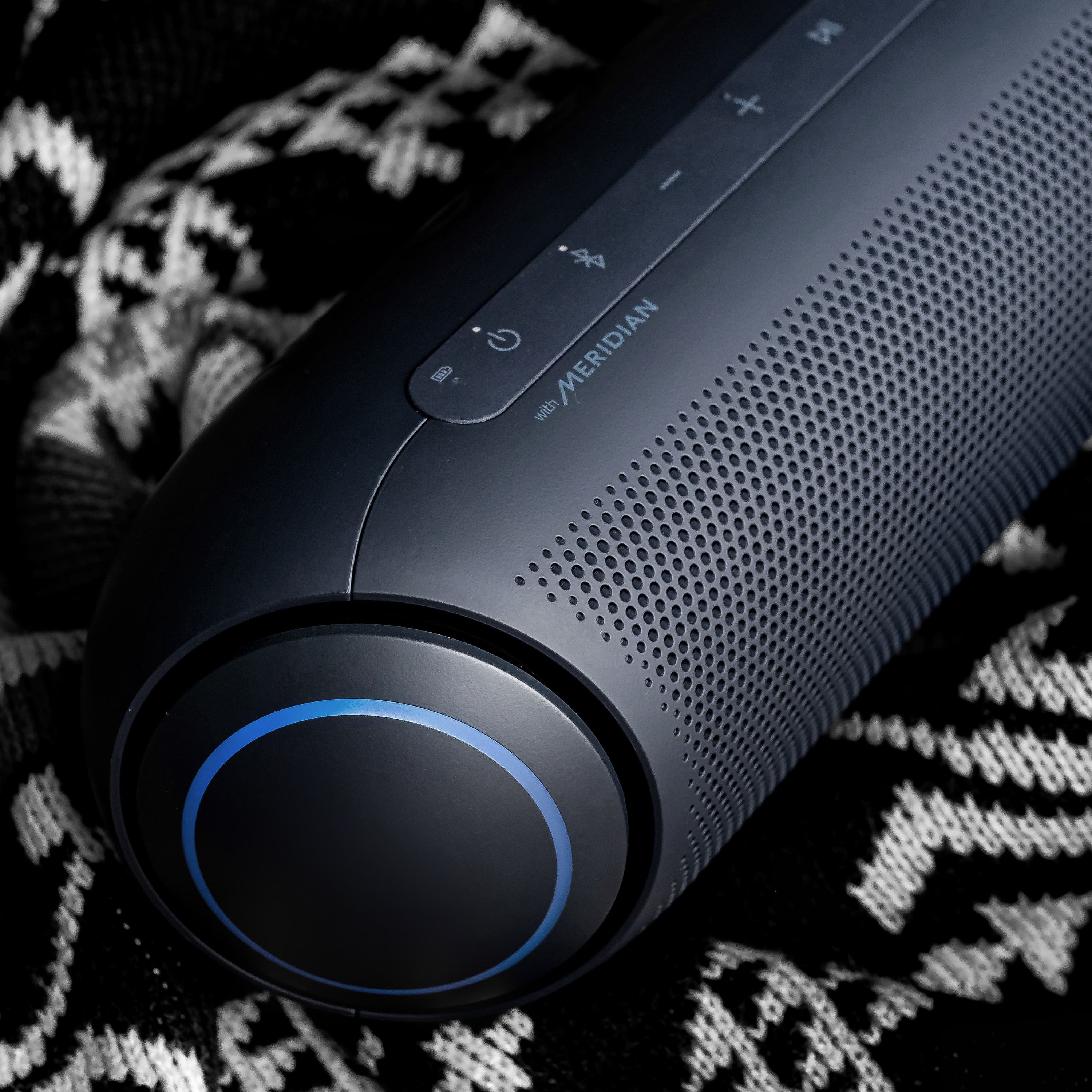 LG XBOOM Bluetooth Portable PL7 Buy Blue/Black Speaker - Go Best