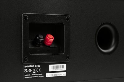 Polk Audio Monitor XT30 Center Channel Speaker Midnight Black Polk Audio Monitor XT30 Center Channel Speaker Midnight Black