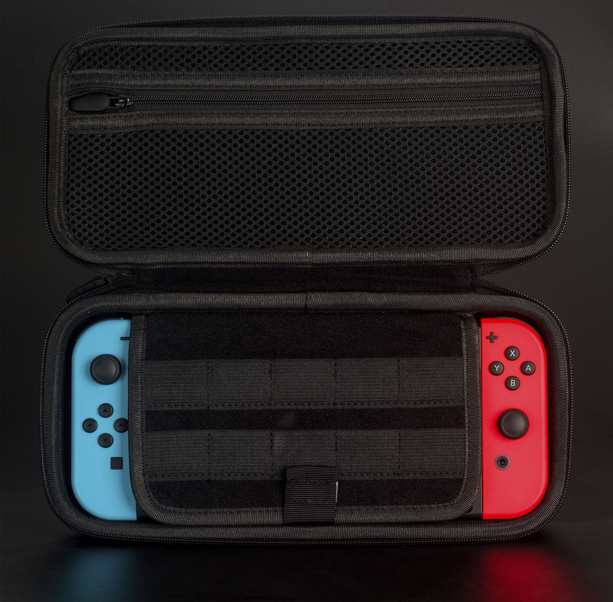 Best Buy: Insignia™ Universal Go Case + for Switch and Switch OLED Black  NS-NSGOCSO