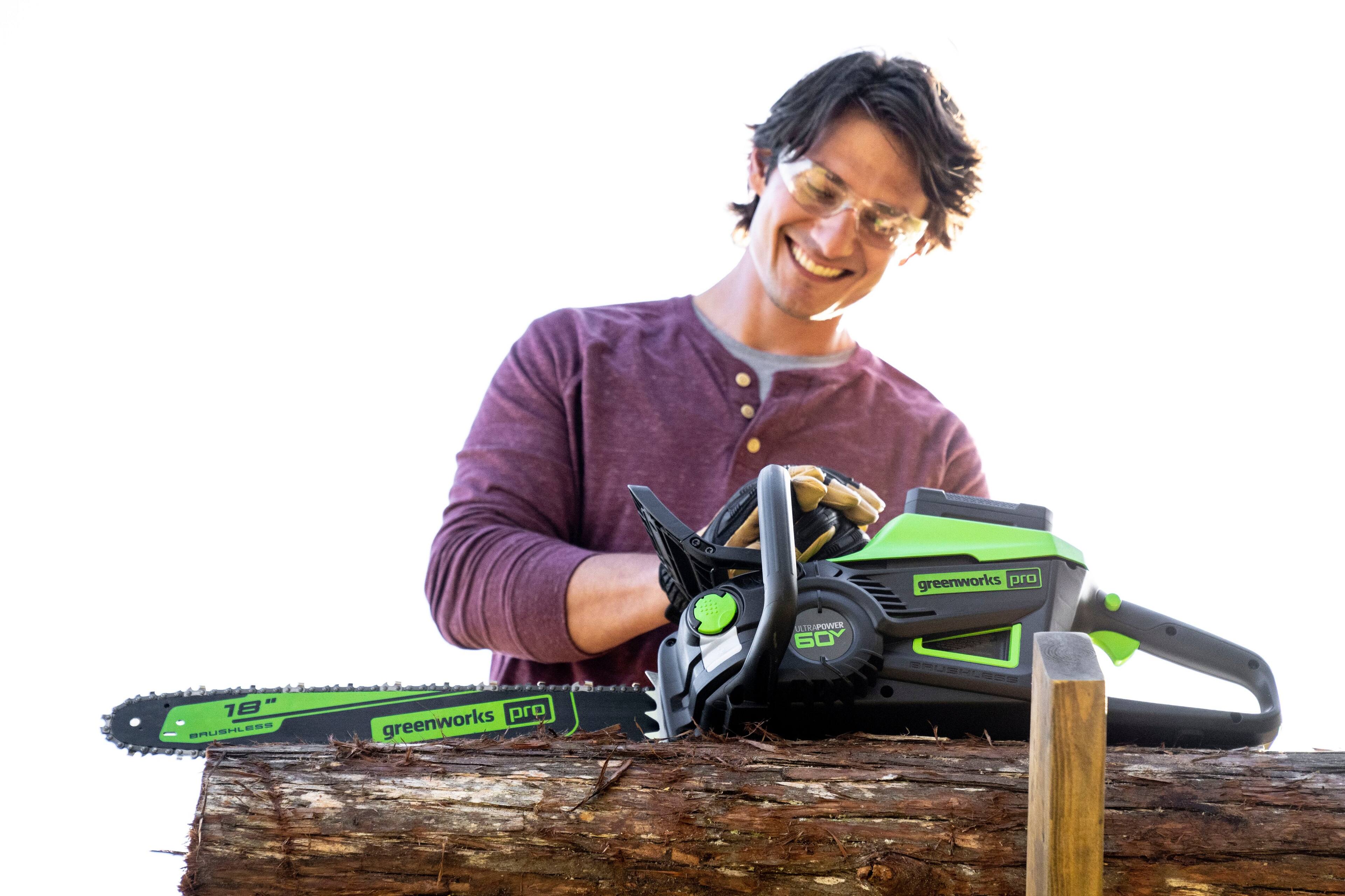 Alt View 20. Greenworks - PRO 18 in. 60-Volt Battery Cordless Chainsaw with 4.0 Ah Battery and 6.0 Amp Charger - Green.