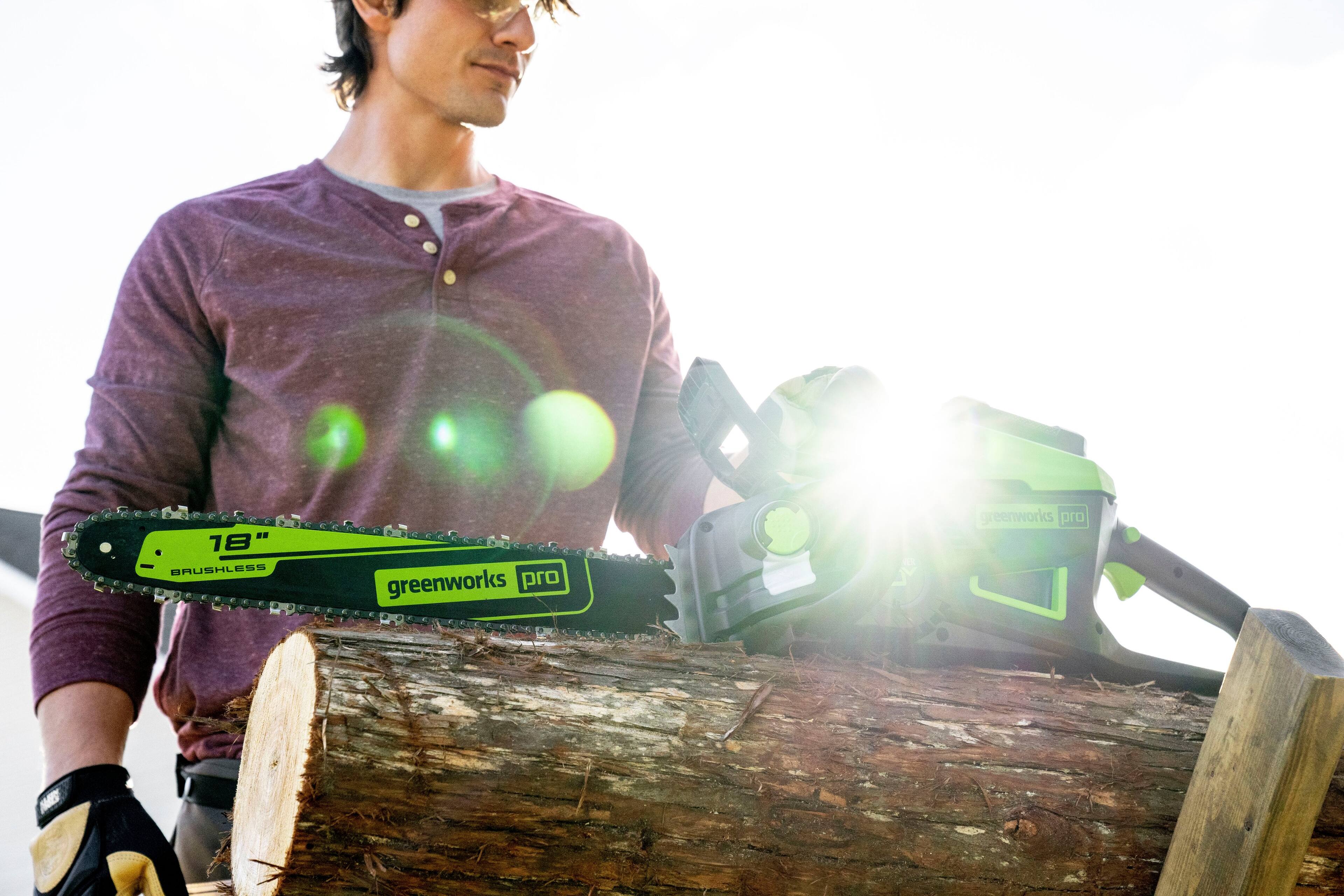 Alt View 22. Greenworks - PRO 18 in. 60-Volt Battery Cordless Chainsaw with 4.0 Ah Battery and 6.0 Amp Charger - Green.