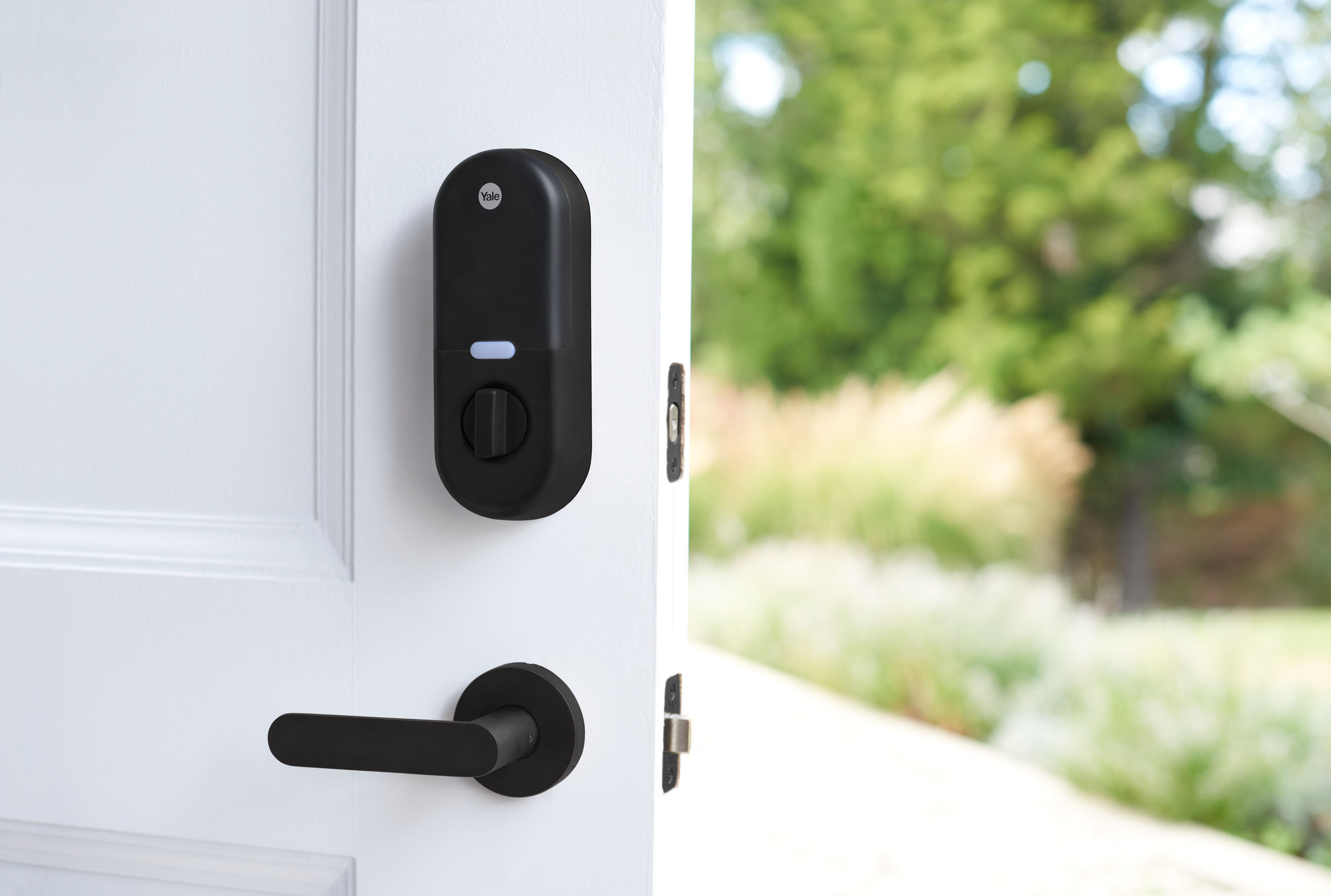 Left View: August - Smart Lock Wi-Fi Replacement Deadbolt with App Access - Silver