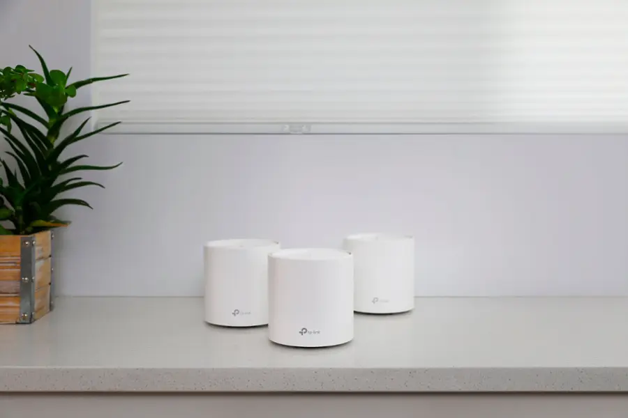 The text on the image reads "plug-in TP-Link."