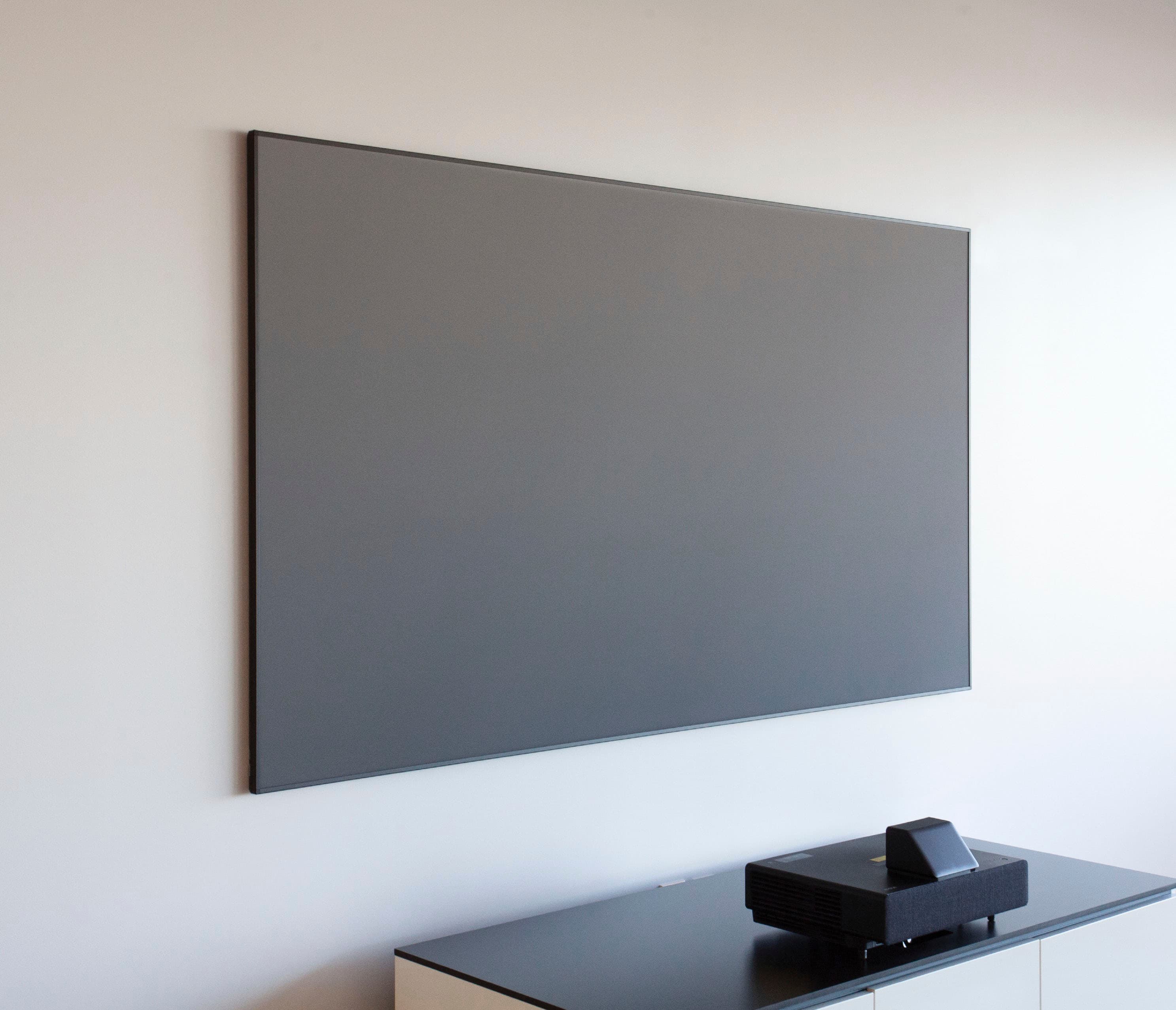 Angle. Epson - SilverFlex Ultra Ambient Light Rejecting Screen, 100-inch Ultra High-Definition for Ultra-Short Throw Projectors - Black.