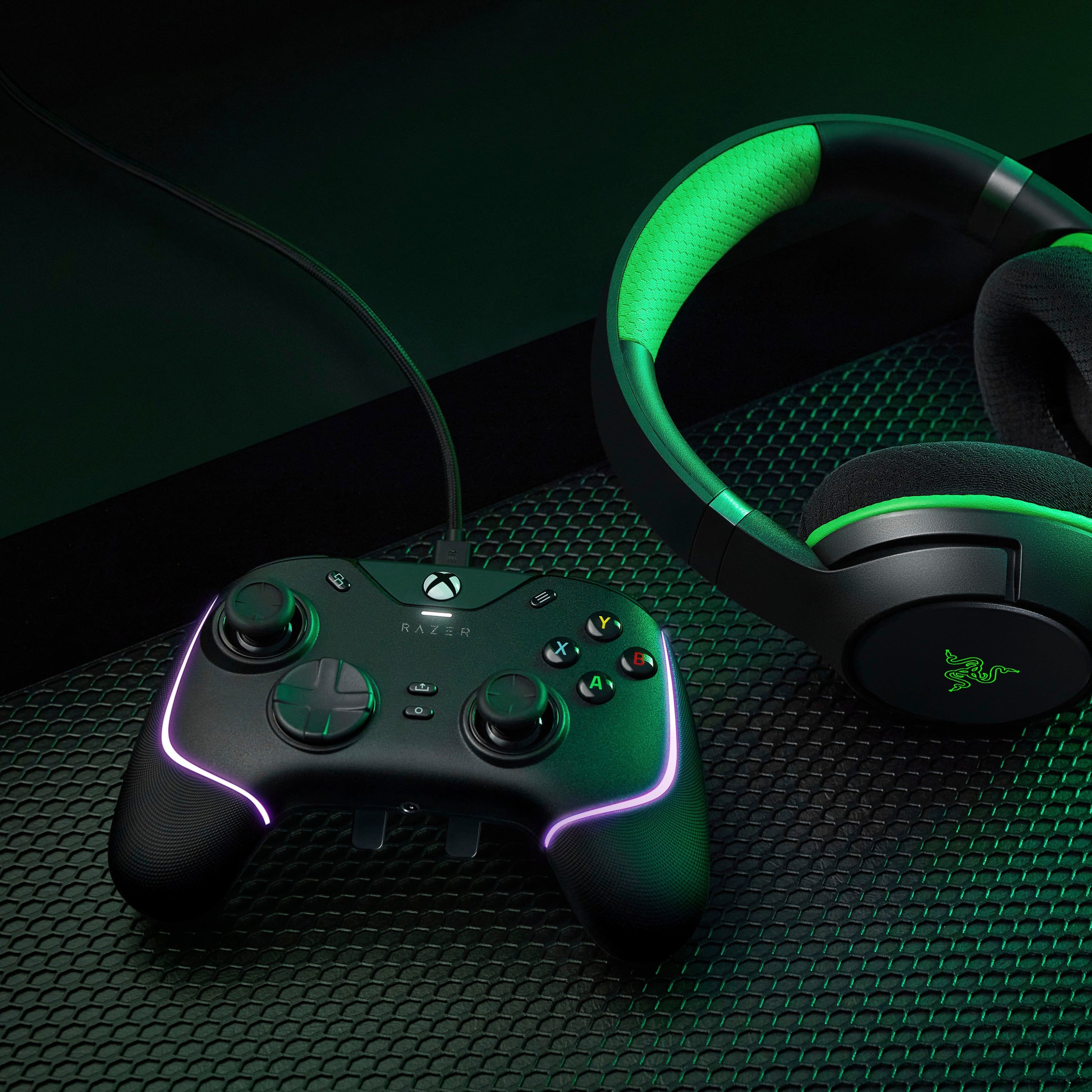 Alt View 13. Razer - Wolverine V2 Chroma Pro Gaming Controller for Xbox Series X|S with RGB Chroma Backlighting - Black.