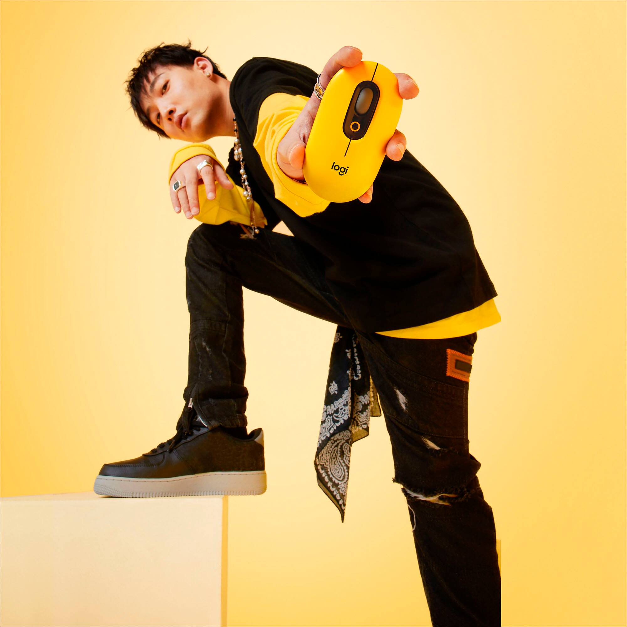 Alt View 11. Logitech - POP Mouse Bluetooth Optical Ambidextrous Mouse with Customizable Emojis - Blast Yellow.