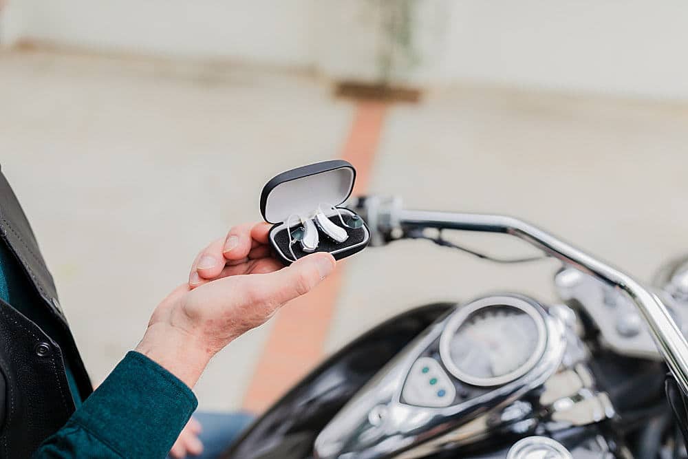 Lexie Auto-Fit Hearing Test with Recommended Volume Environment Settings Adjustments Settings:
1. Hearing Check: Tap the button every time you hear a beep, no matter how soft.
2. Everyday: Adjust L/R combined.
3. Noisy indoor: Adjust L/R combined.
4. Outdoor: Adjust L/R combined.
5. Music: Adjust L/R combined.
6. Telecoil: Pause.
7. Companion Mic: Adjust L/R combined.