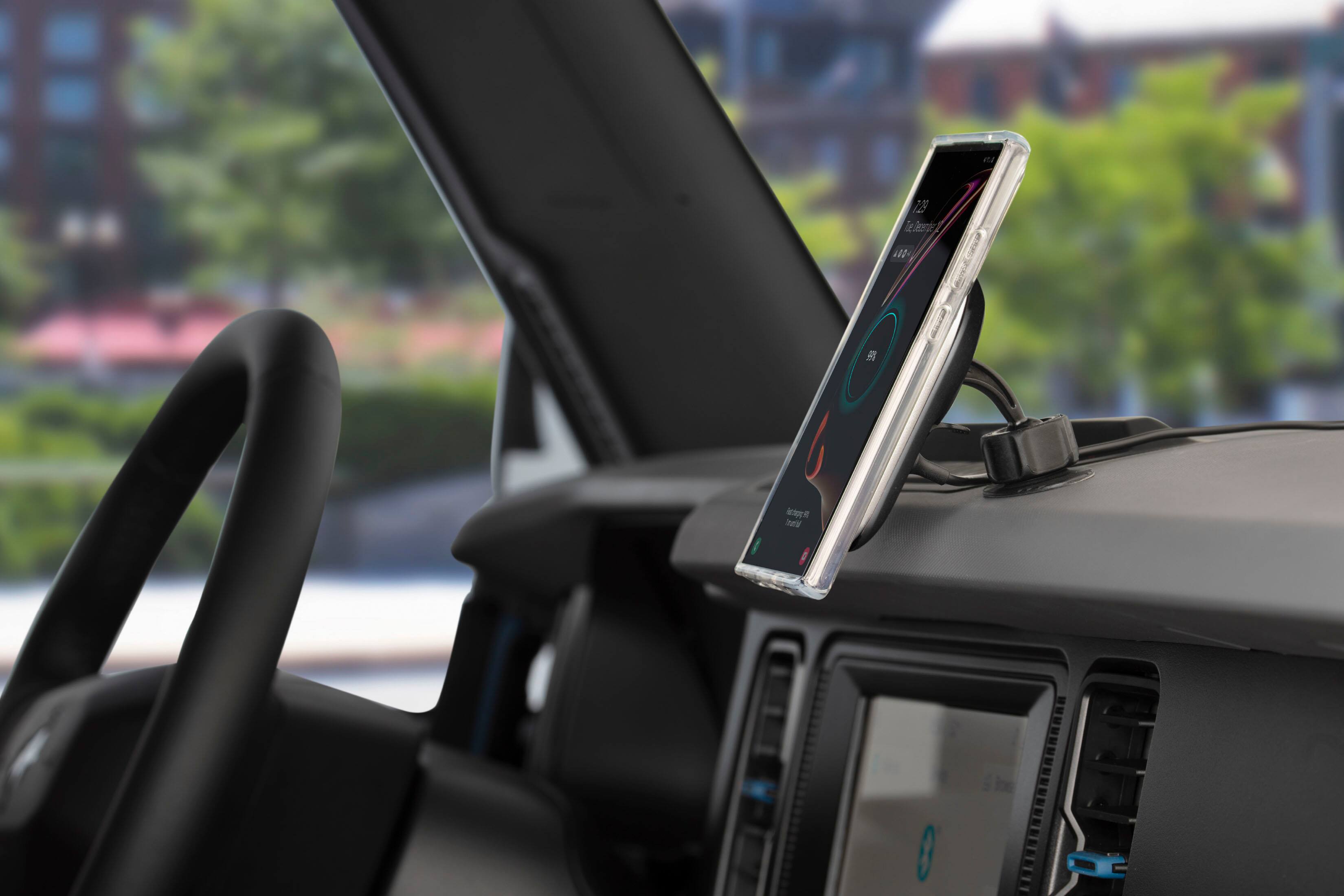 Alt View 18. Scosche - MagicMount Pro Charge5 Dash / Vent for most Cell Phones - Black.