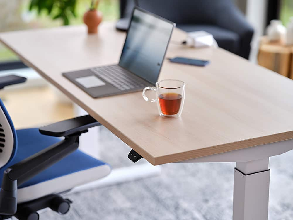 steelcase migration se sit to stand desk