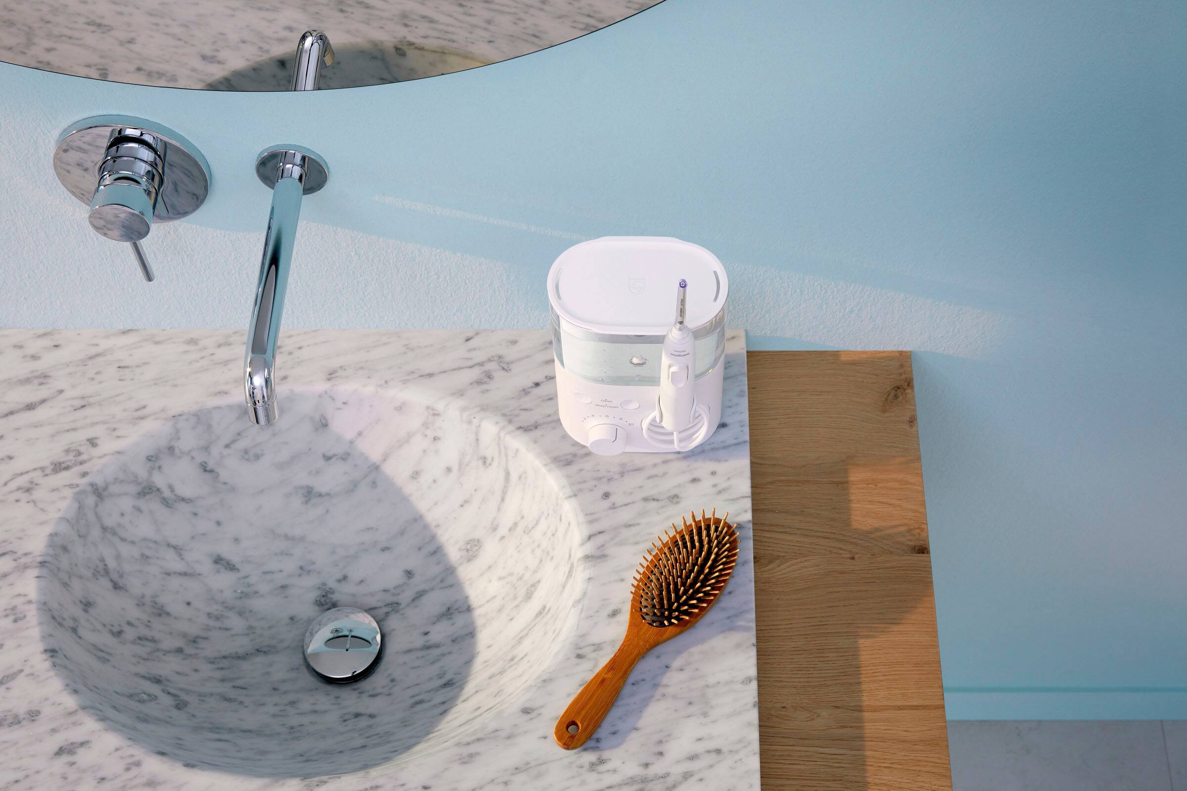 Alt View 29. Philips Sonicare - Power Flosser 3000 - White.