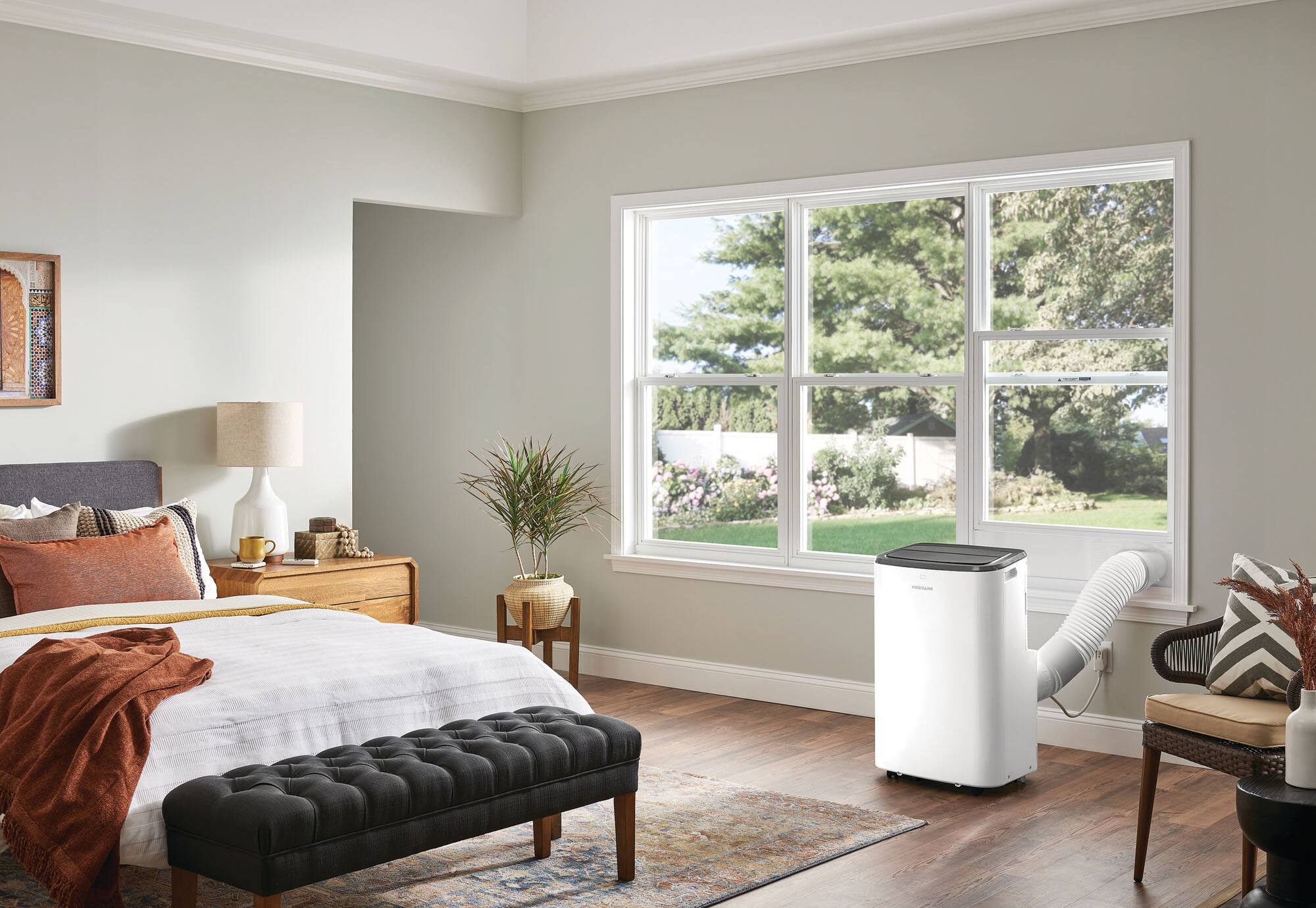 Alt View 16. Frigidaire - 3-in-1 Portable Room Air Conditioner - White.
