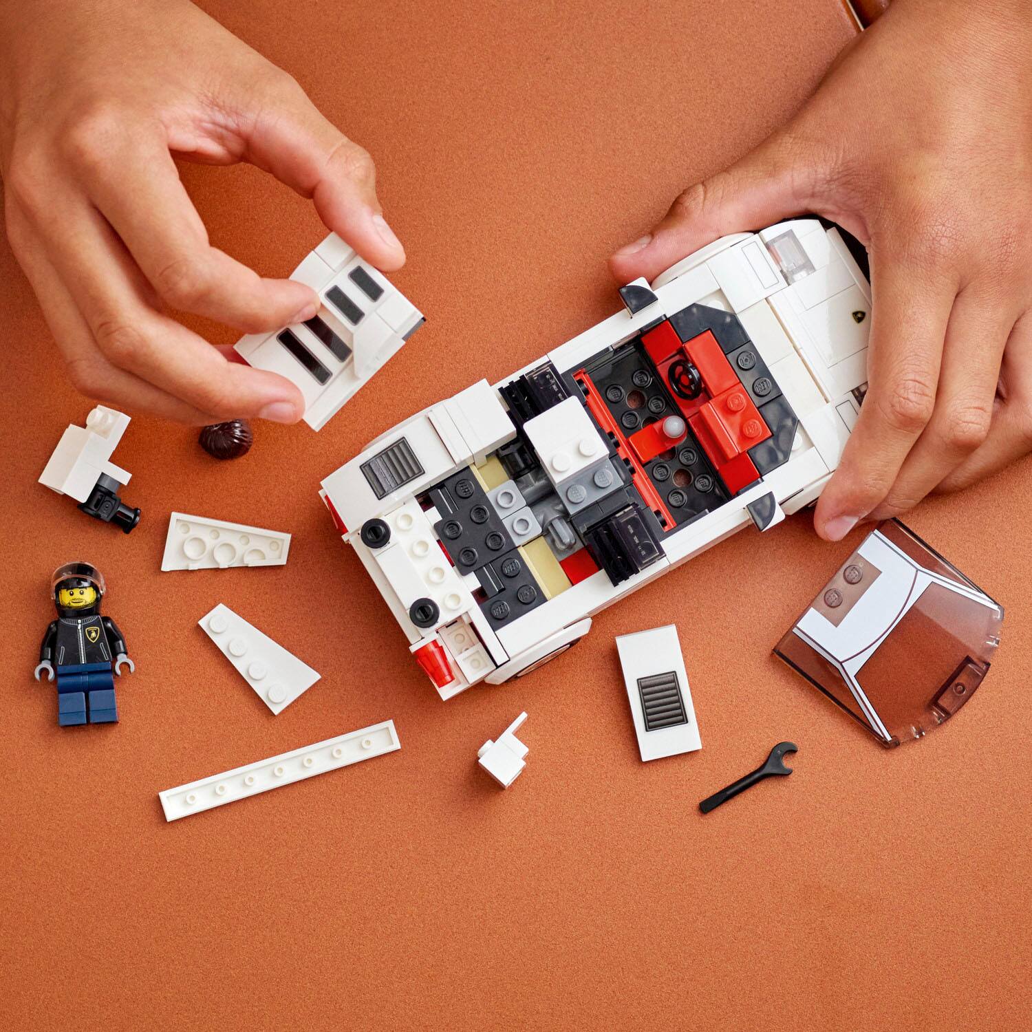 Alt View 12. LEGO - Speed Champions Lamborghini Countach 76908.