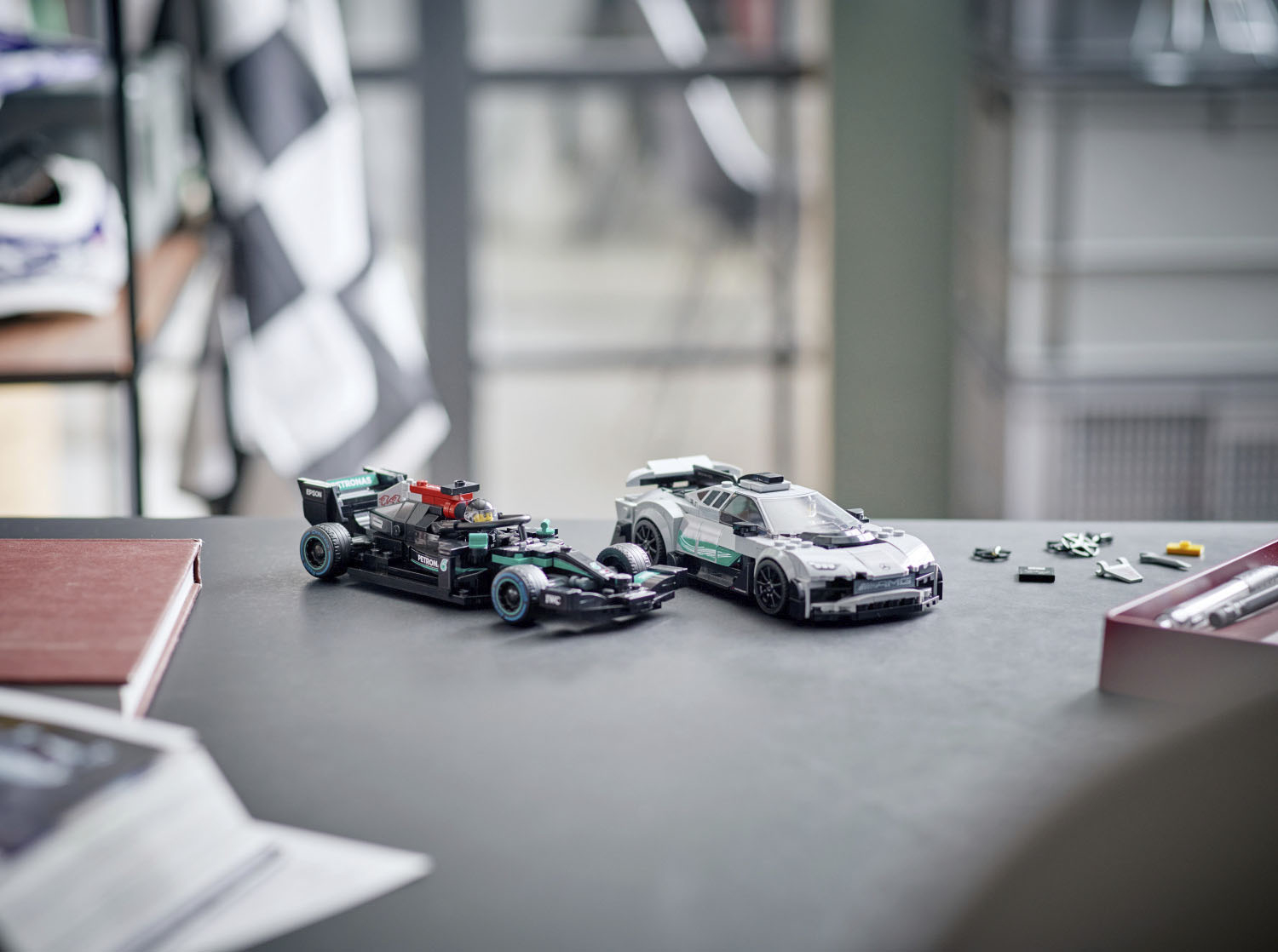 Parat bruge mytologi LEGO Speed Champions Mercedes-AMG F1 W12 E Performance & Mercedes-AMG  Project One 76909 6379693 - Best Buy